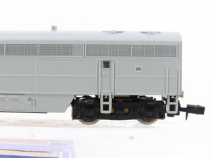 N Scale Life-Like 7229 Undecorated C-Liner B Unit Diesel Locomotive