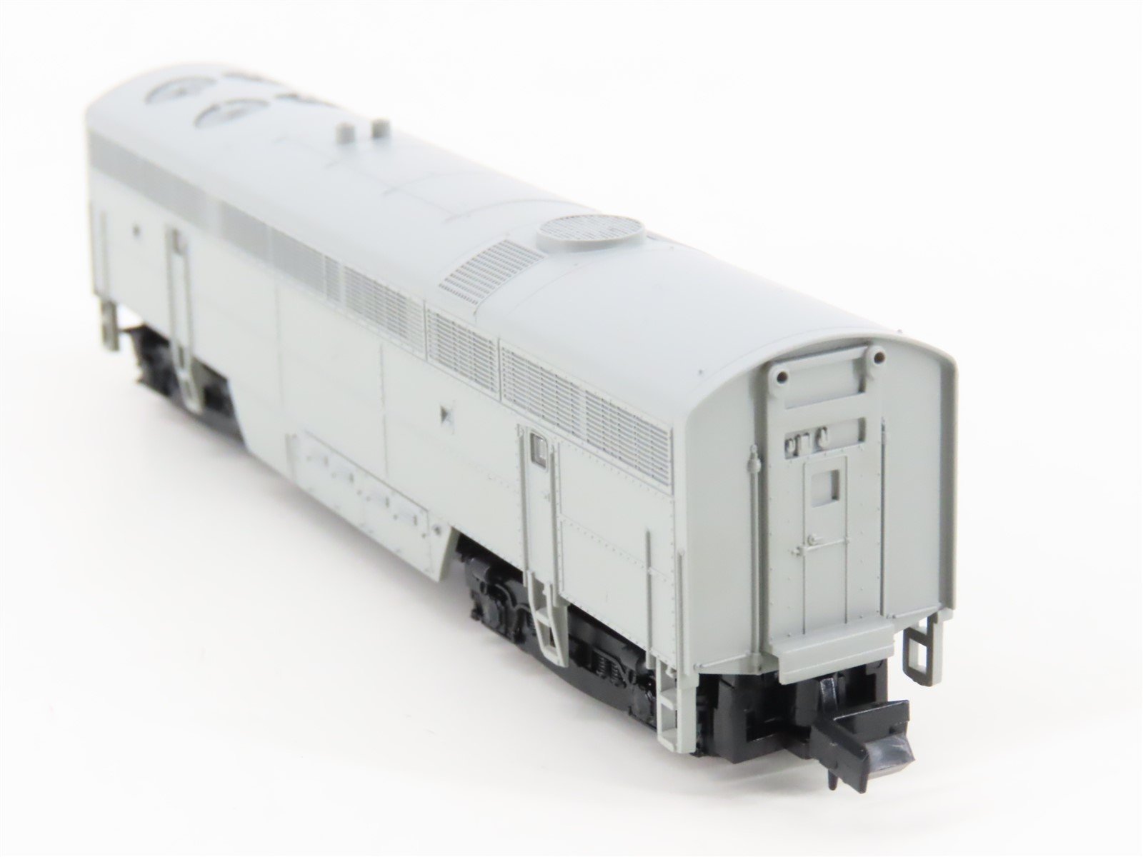 N Scale Life-Like 7229 Undecorated C-Liner B Unit Diesel Locomotive