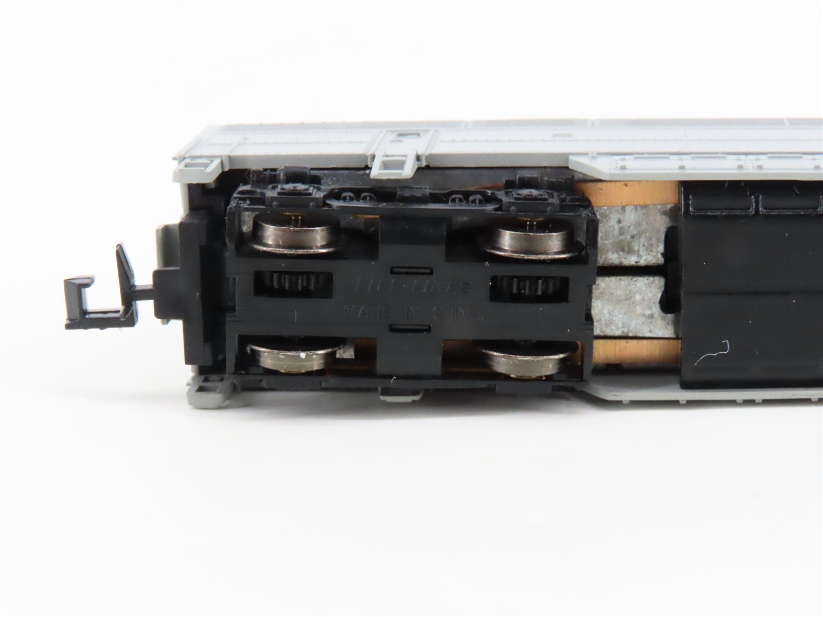 N Scale Life-Like 7229 Undecorated C-Liner B Unit Diesel Locomotive