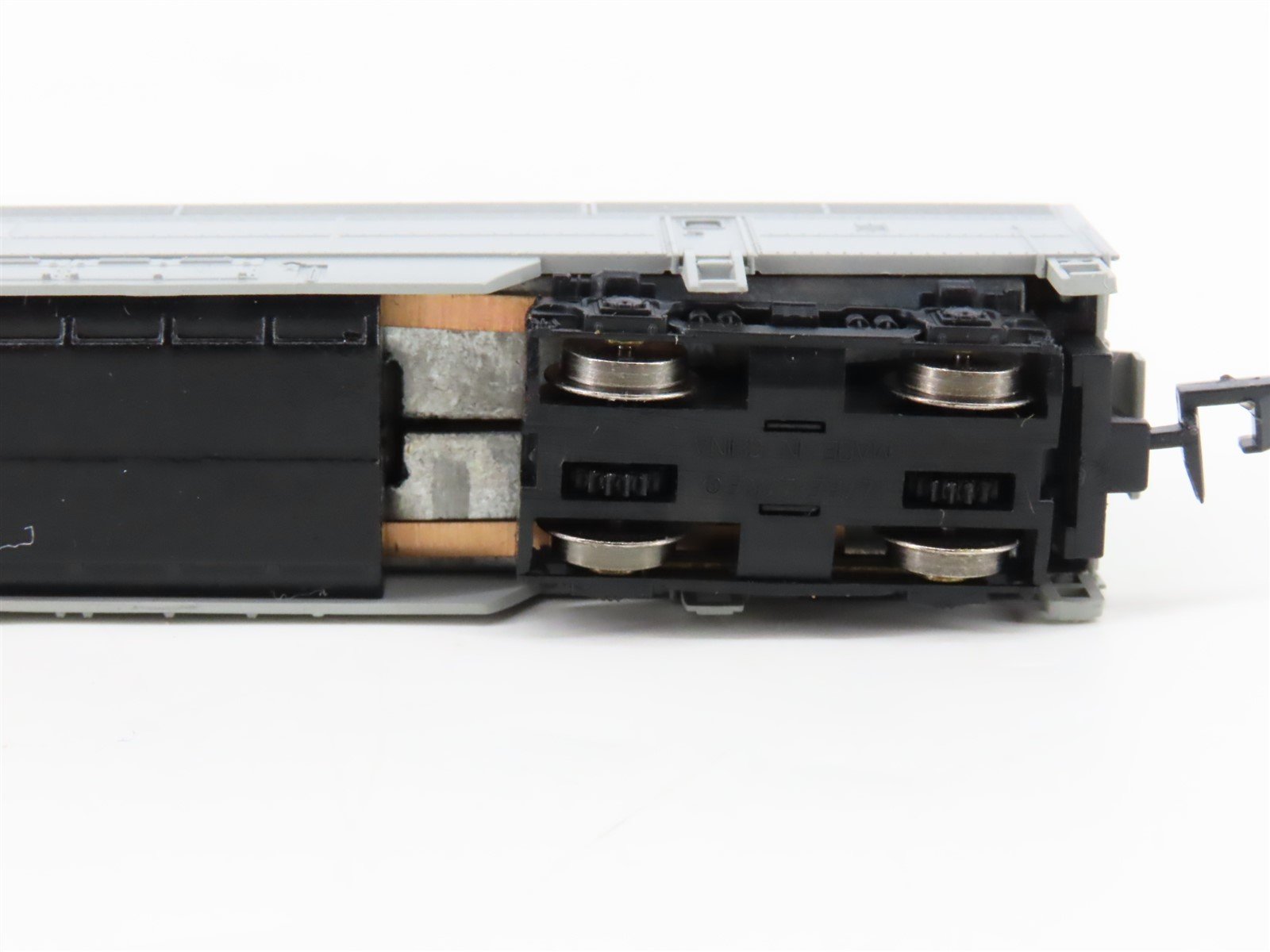 N Scale Life-Like 7229 Undecorated C-Liner B Unit Diesel Locomotive