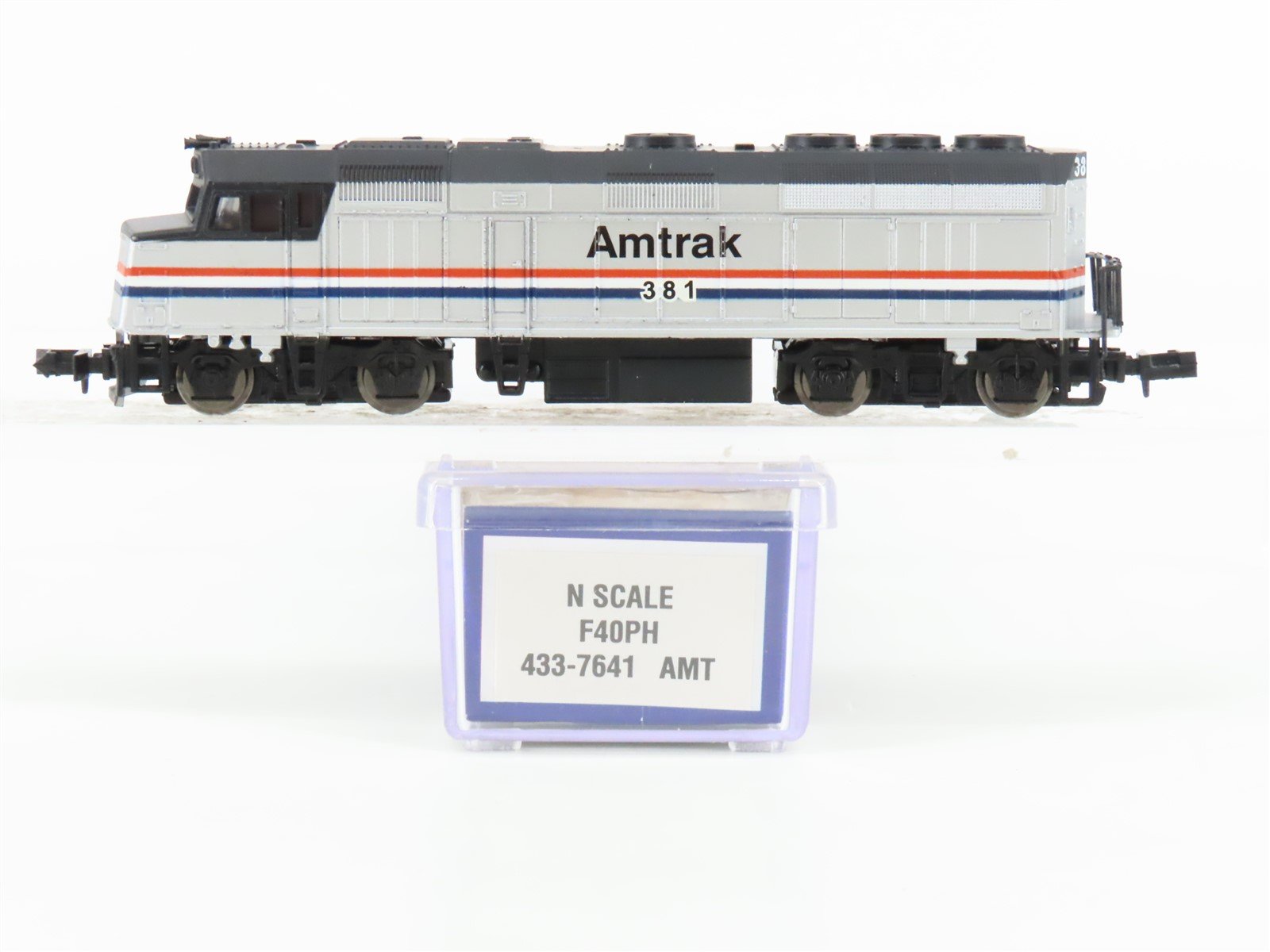 N Scale Life-Like 433-7641 Amtrak F40PH Diesel Locomotive #381