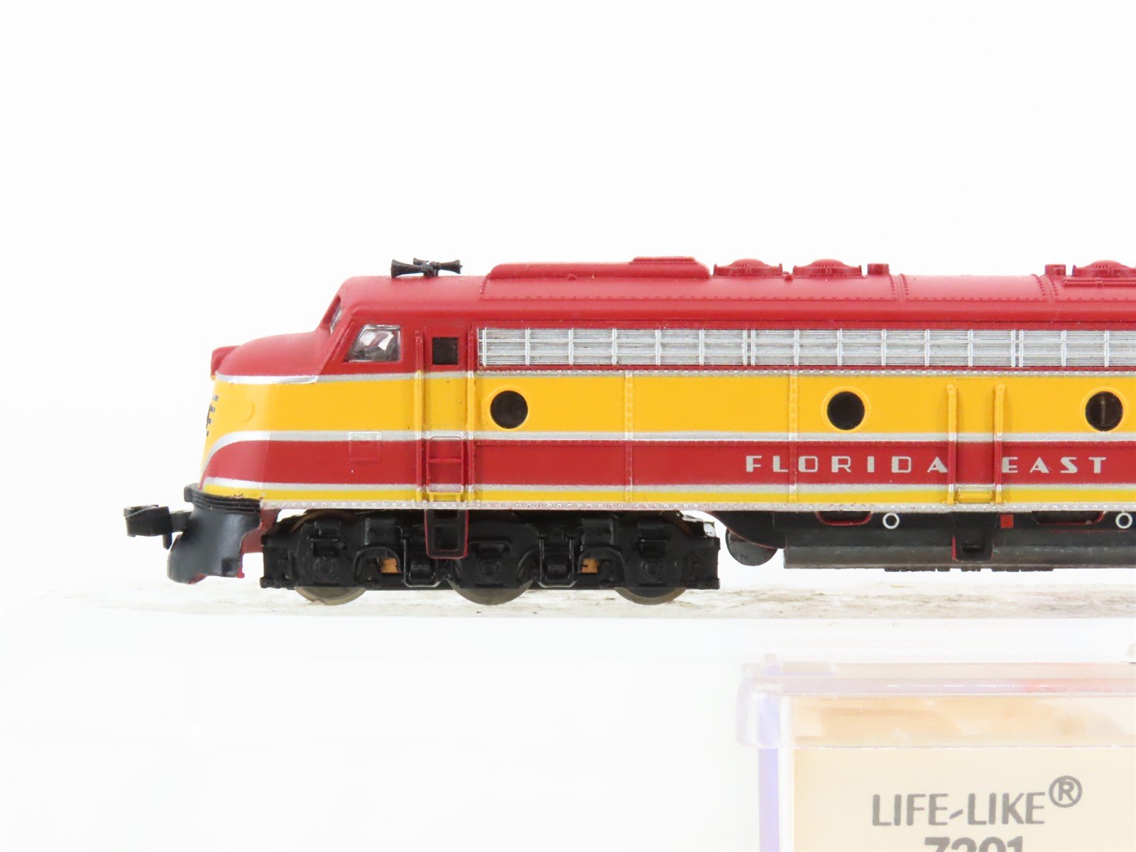 N Scale Life-Like 7201 FEC Florida East Coast E8A Diesel Locomotive #1035
