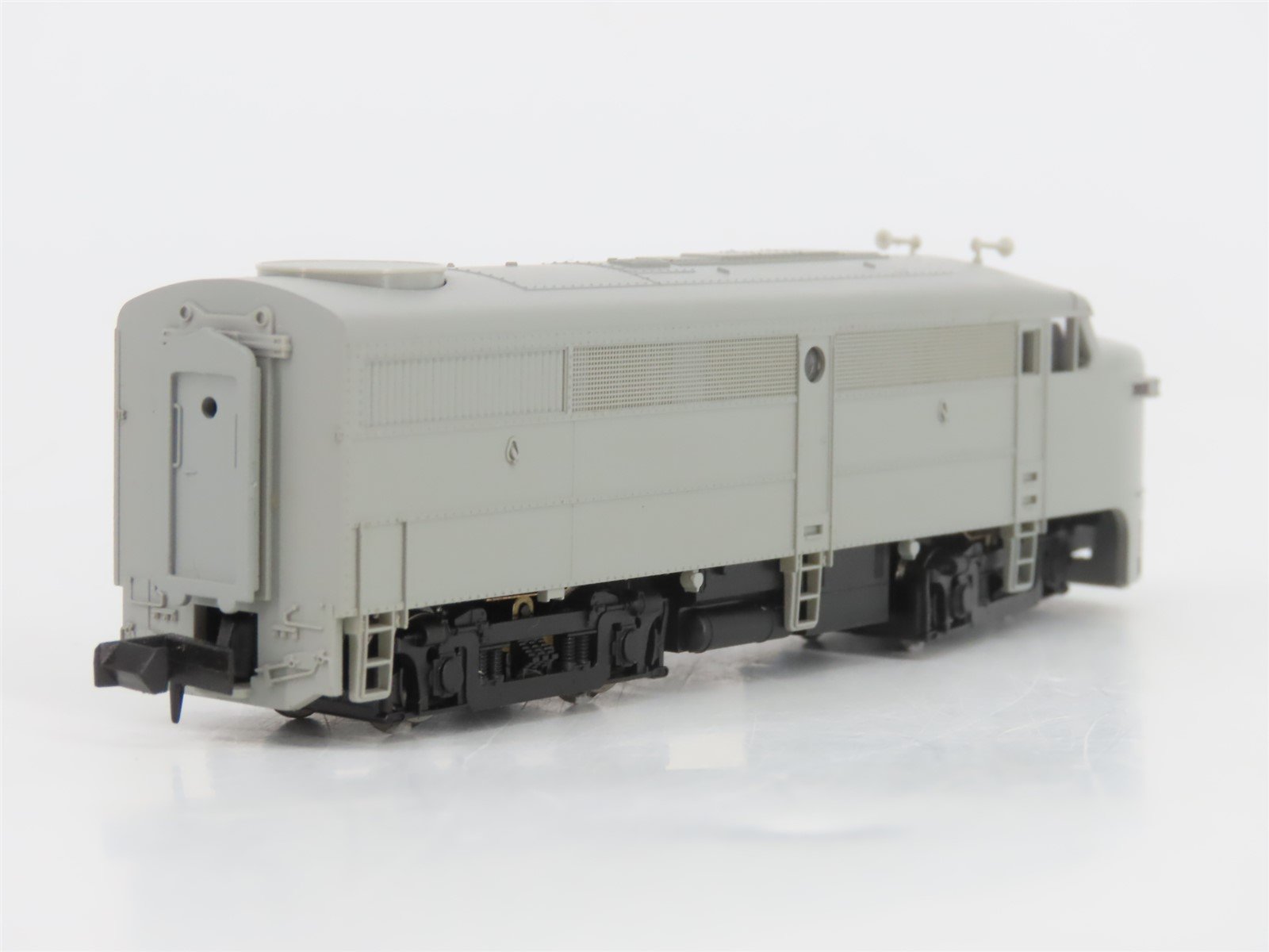 N Scale Life-Like 7431 Undecorated FA1/FB1 Diesel Locomotive Set