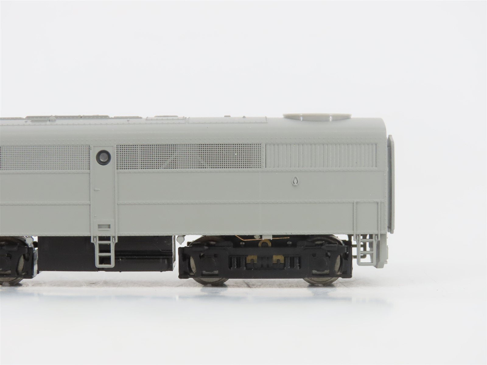 N Scale Life-Like 7431 Undecorated FA1/FB1 Diesel Locomotive Set