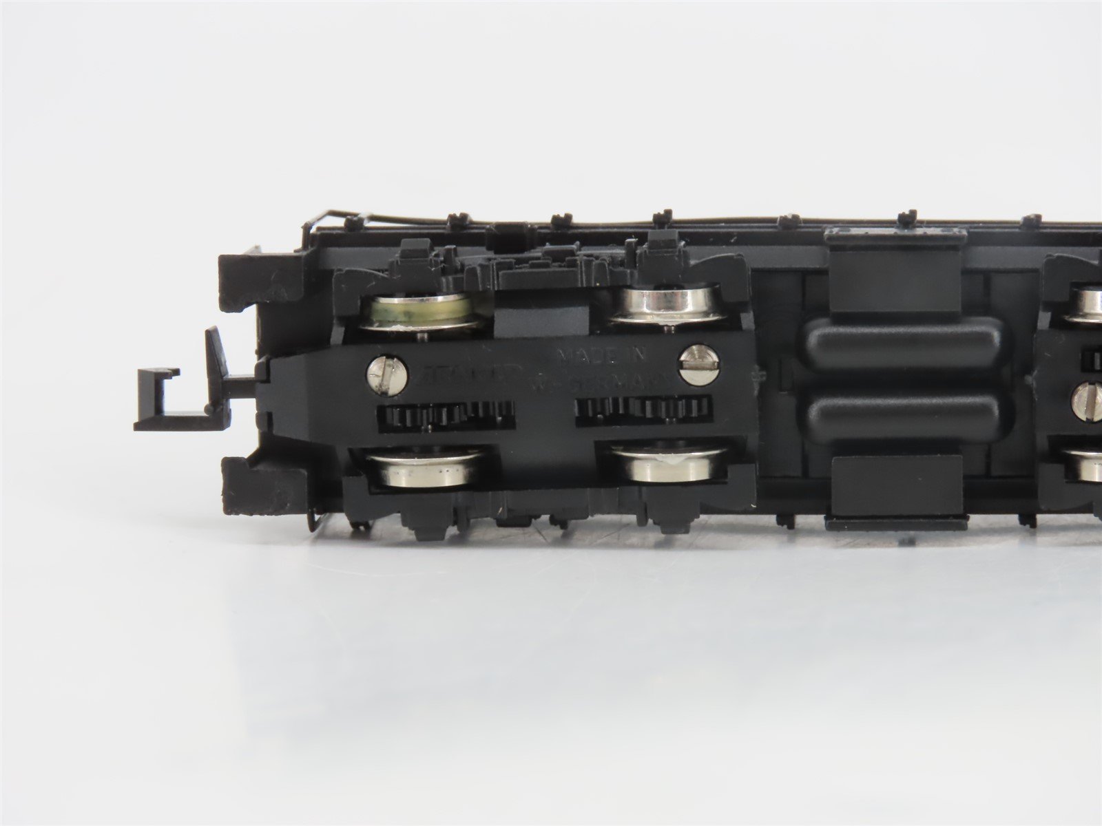 N Scale Arnold 5074 Southern Railway S2 Diesel Locomotive #2220