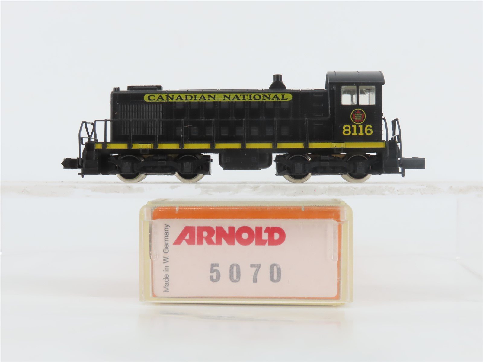 N Scale Arnold 5070 CN Canadian National S2 Diesel Locomotive #8116