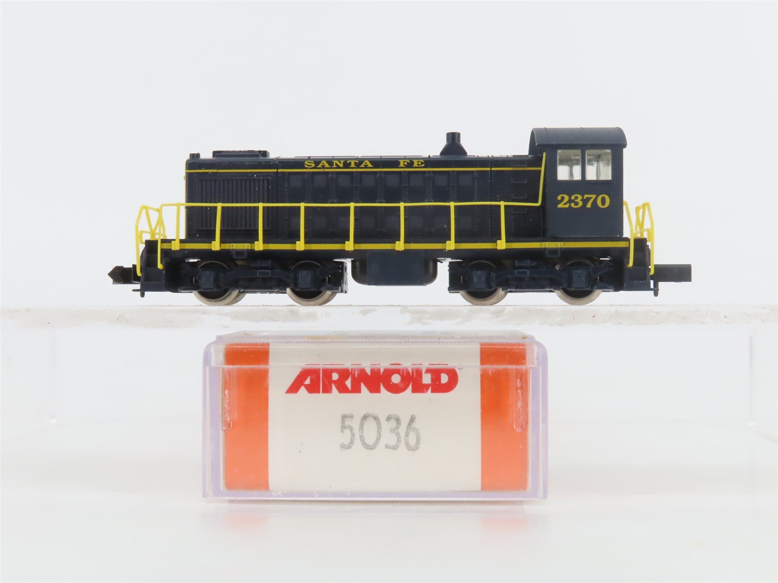 N Scale Arnold 5036 ATSF Santa Fe S2 Diesel Locomotive #2370