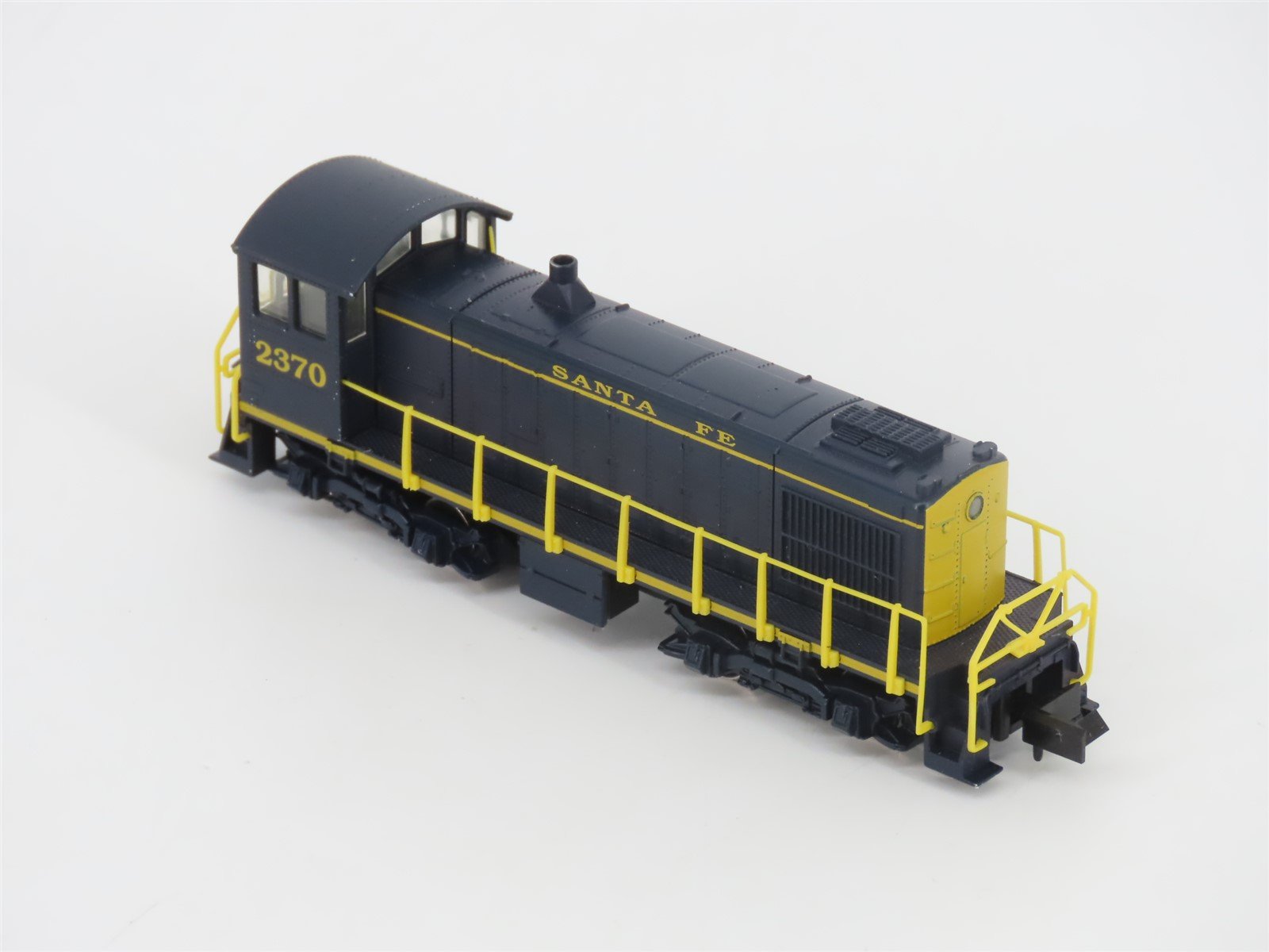 N Scale Arnold 5036 ATSF Santa Fe S2 Diesel Locomotive #2370