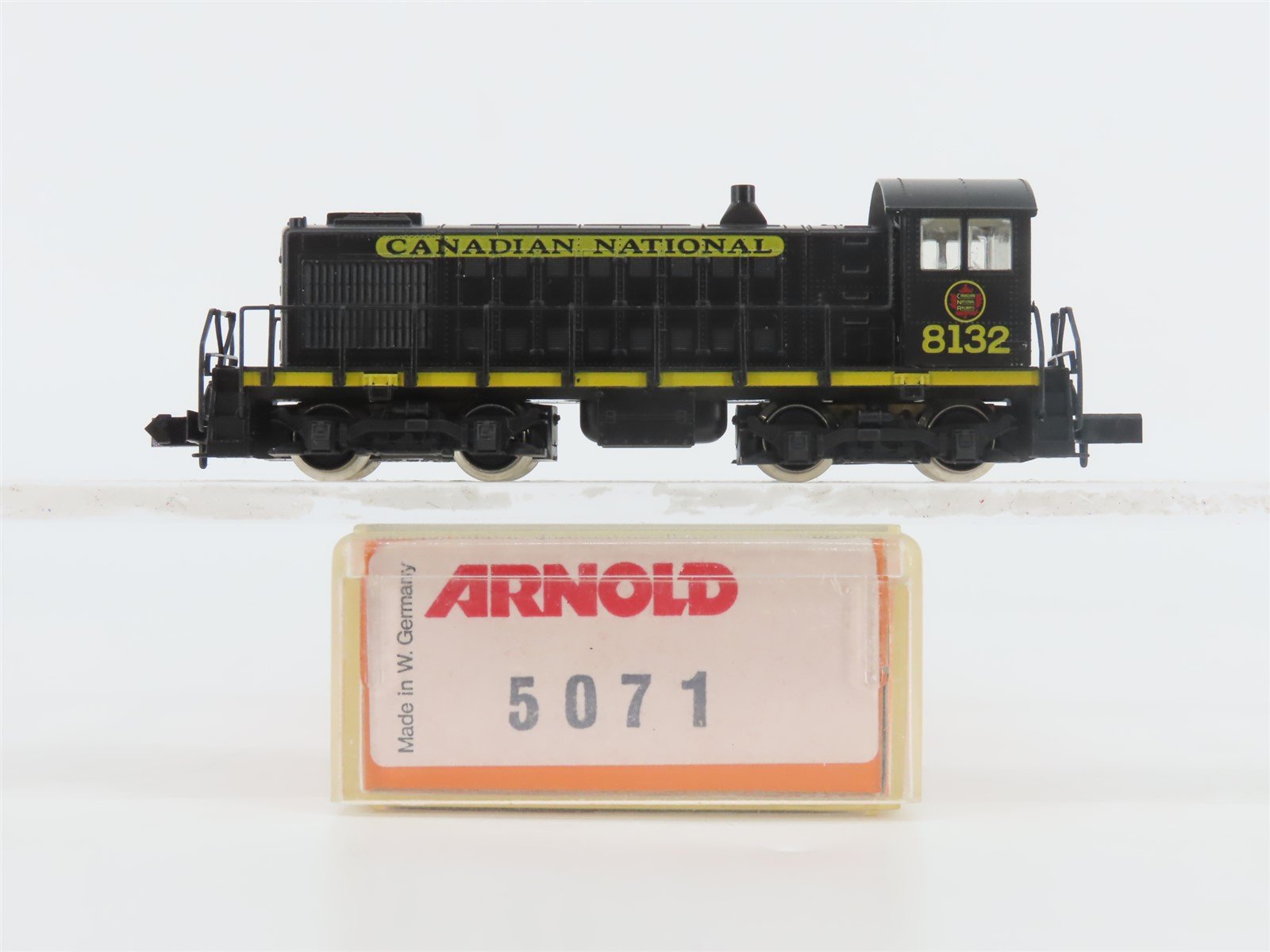 N Scale Arnold 5071 CN Canadian National S2 Diesel Locomotive #8132