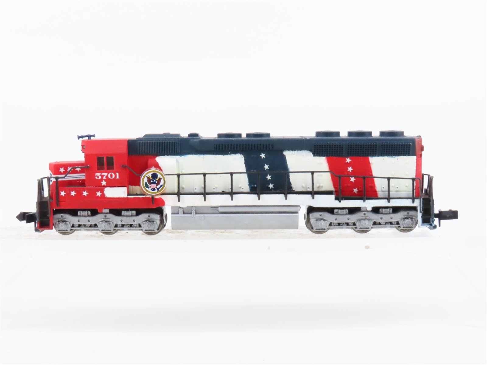 N Scale KATO ATSF Santa Fe (Stars & Stripes) SD45 Diesel Locomotive #5701 CUSTOM