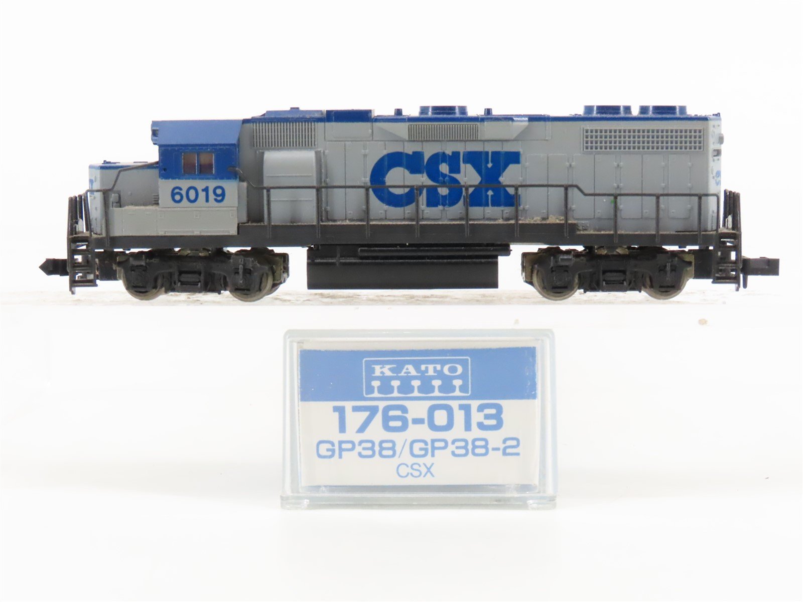 N Scale KATO 176-013 CSX Railroad GP38/GP38-2 Diesel Locomotive #6019