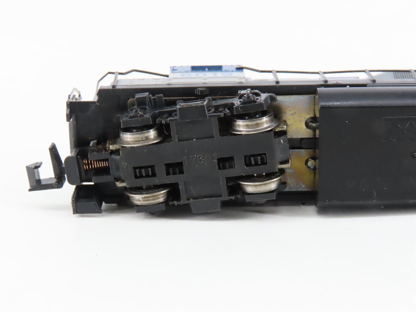 N Scale KATO 176-013 CSX Railroad GP38/GP38-2 Diesel Locomotive #6019