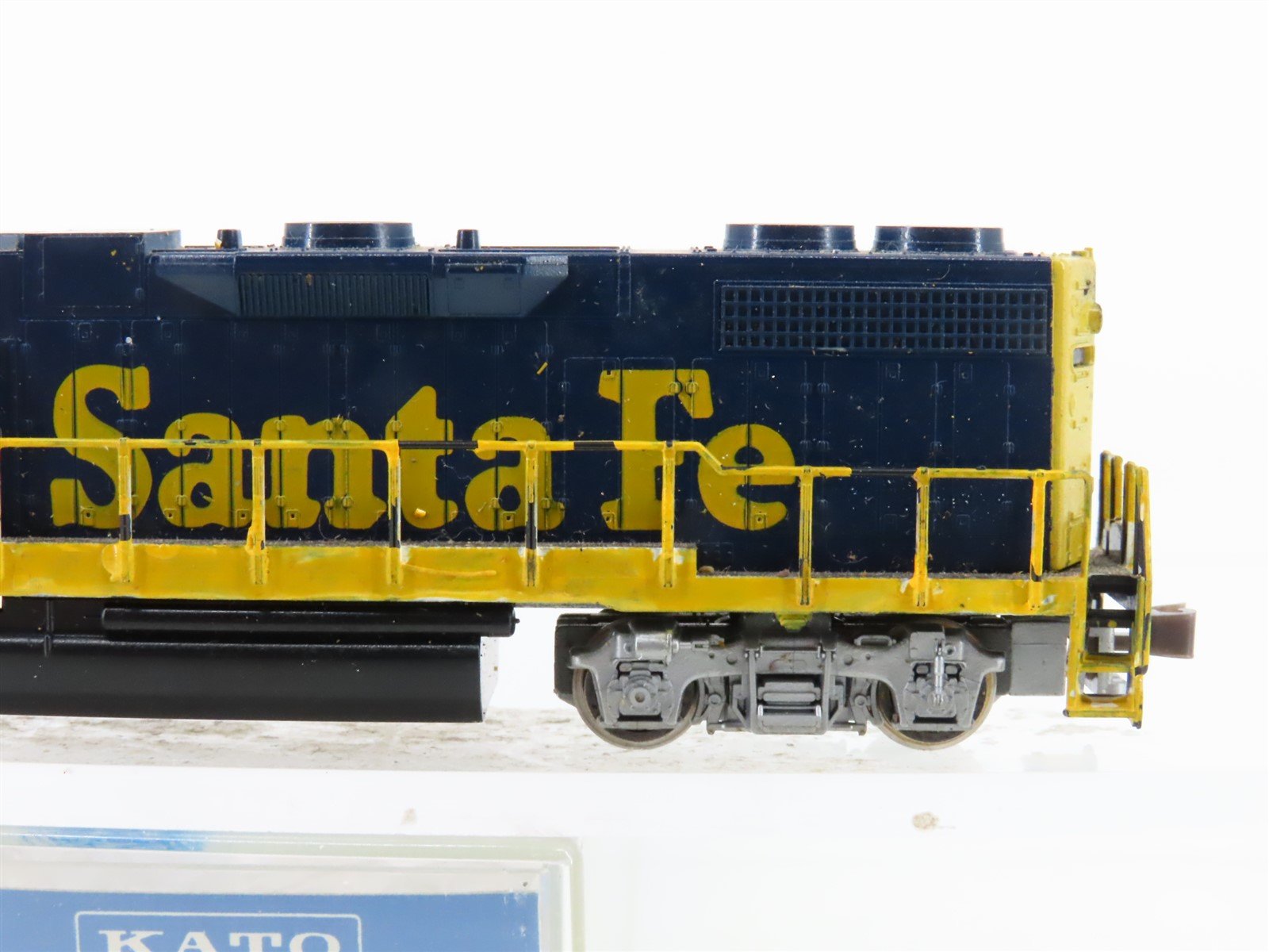 N Scale KATO 176-014 ATSF Santa Fe GP38/GP38-2 Diesel Locomotive #3571