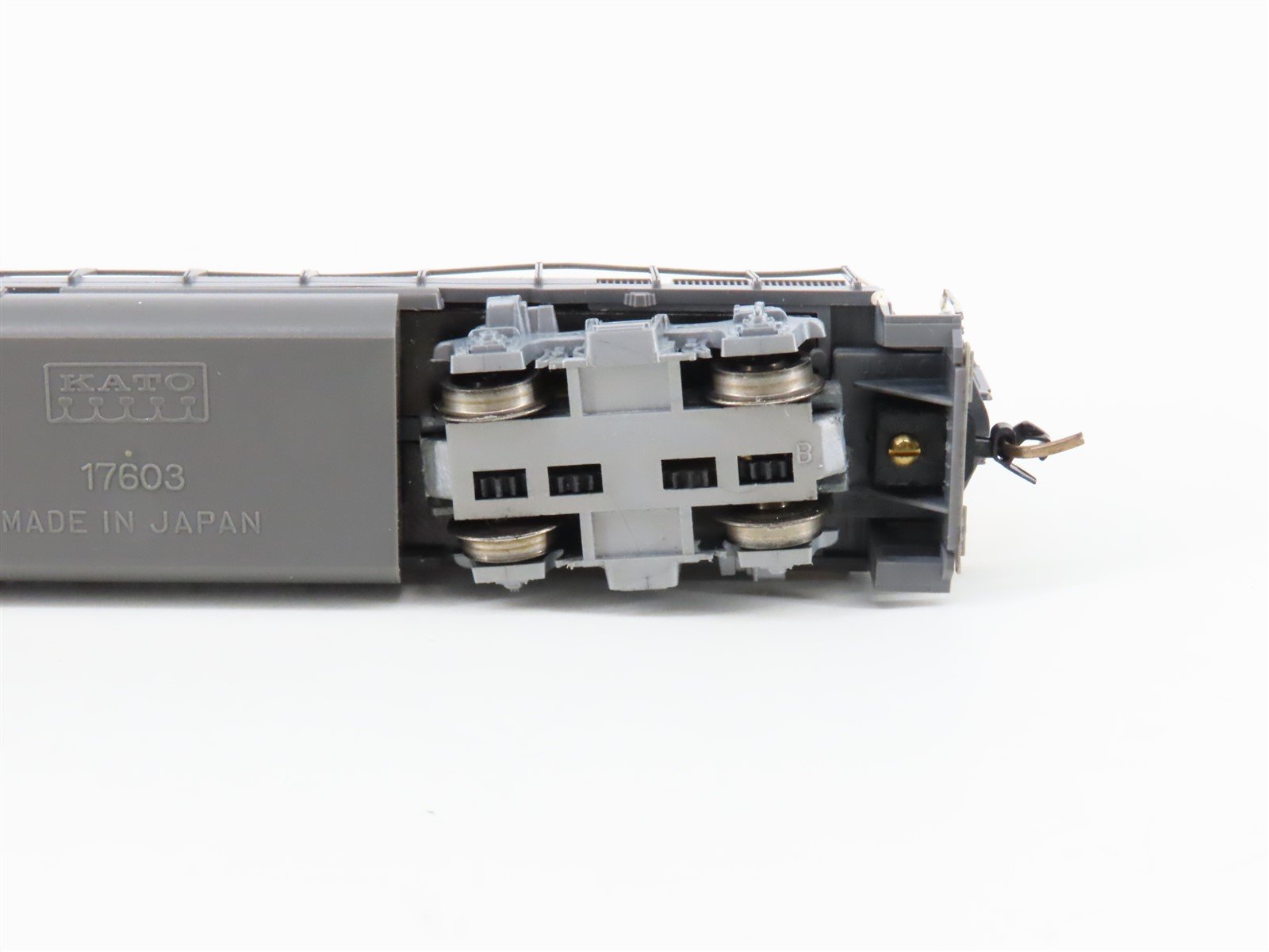 N Scale KATO 176-042 UP Union Pacific GP50 Diesel Locomotive #50