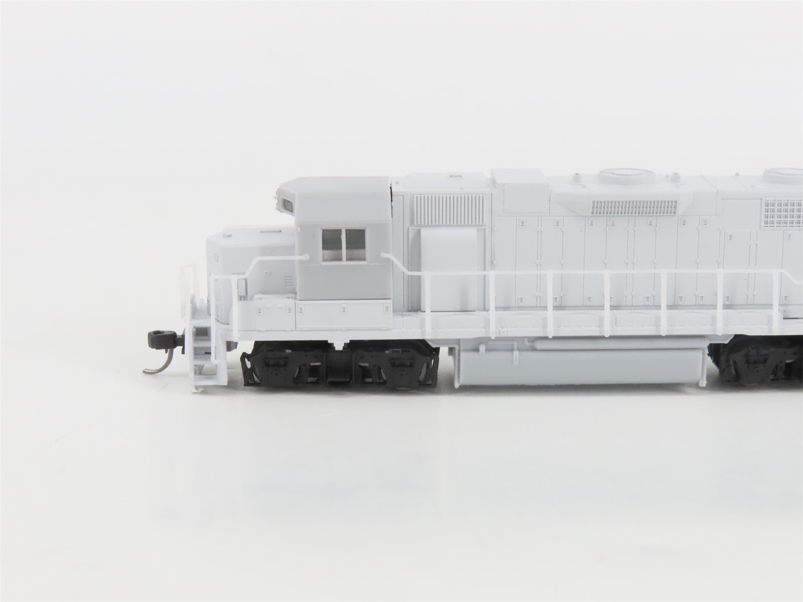 N Atlas Master Silver 40002738 Undecorated EMD GP38 Low Nose Diesel - DCC Ready