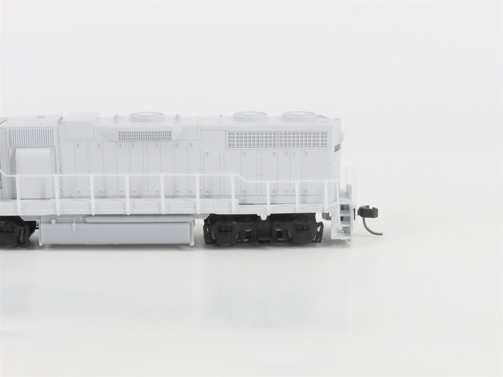 N Atlas Master Silver 40002738 Undecorated EMD GP38 Low Nose Diesel - DCC Ready