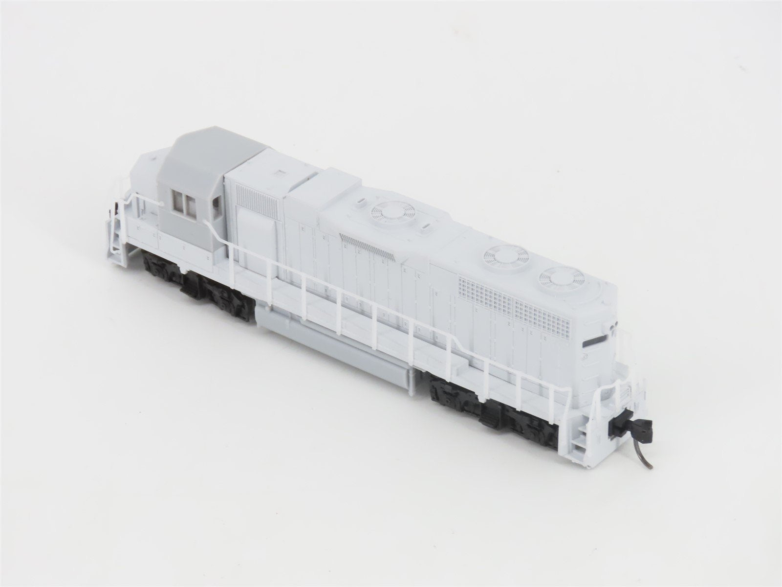 N Atlas Master Silver 40002738 Undecorated EMD GP38 Low Nose Diesel - DCC Ready