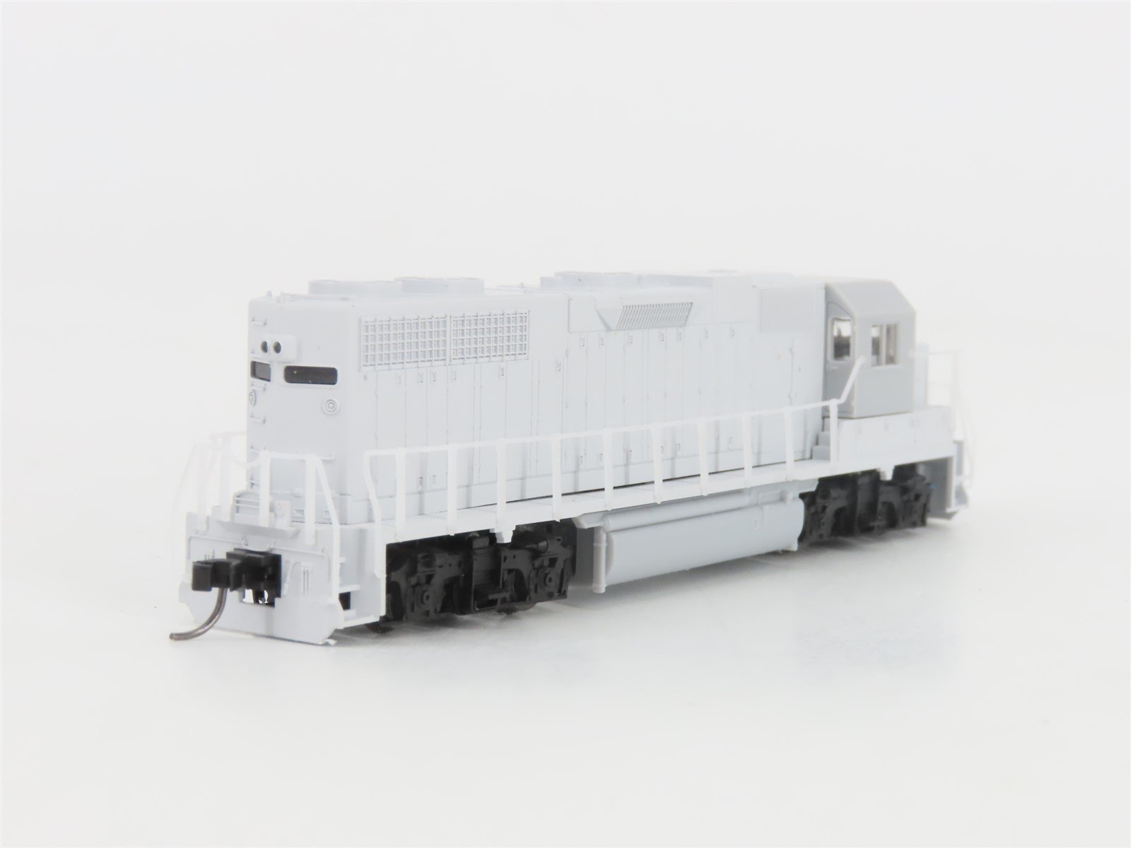 N Atlas Master Silver 40002738 Undecorated EMD GP38 Low Nose Diesel - DCC Ready