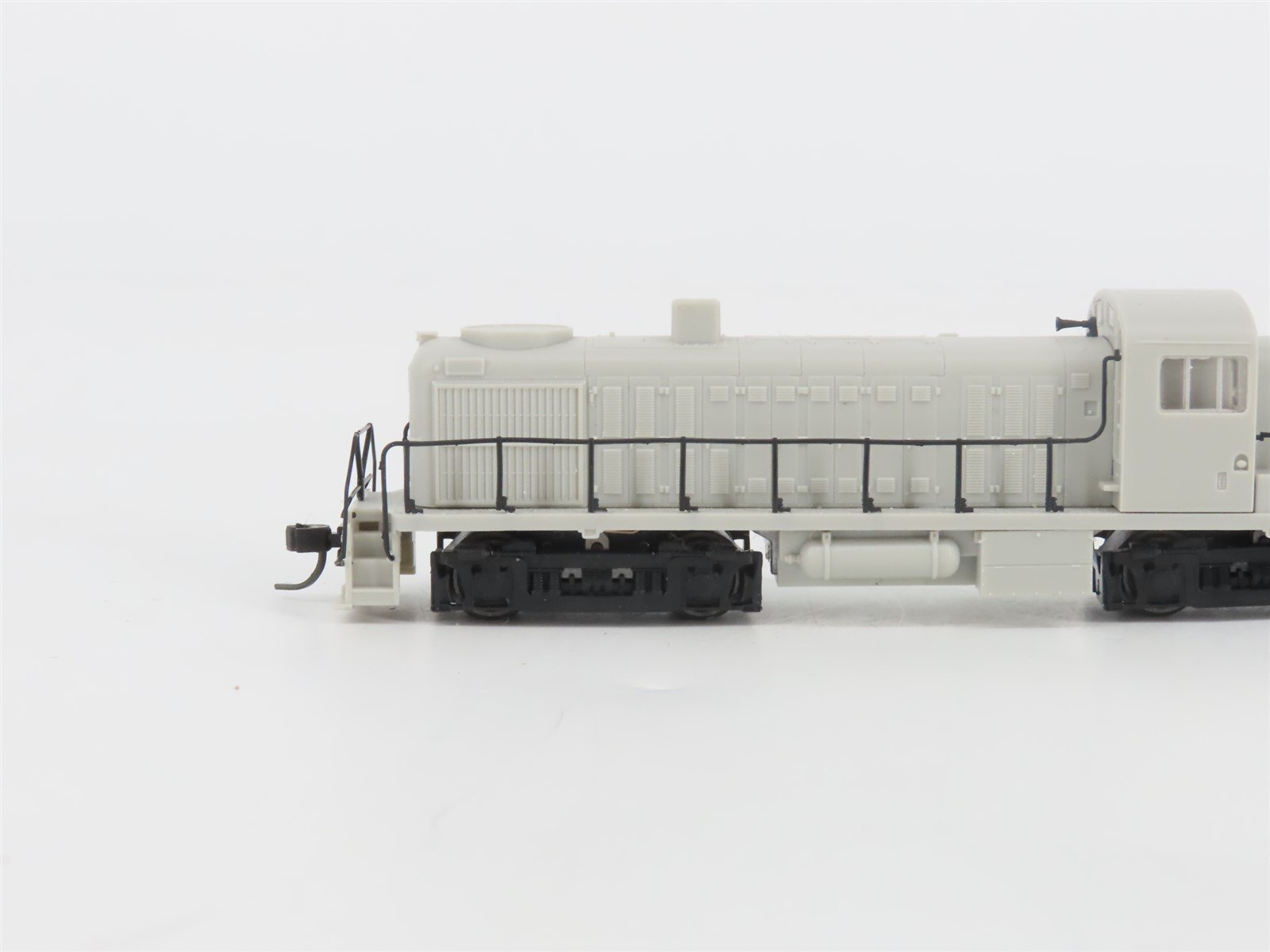 N Scale Atlas Master 40004620 Undecorated ALCO RS-2 Diesel Locomotive w/ DCC