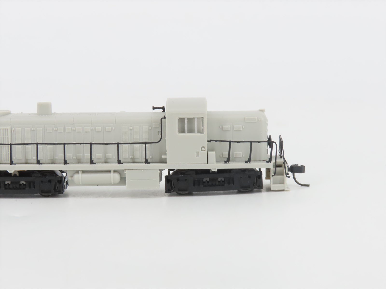 N Scale Atlas Master 40004620 Undecorated ALCO RS-2 Diesel Locomotive w/ DCC