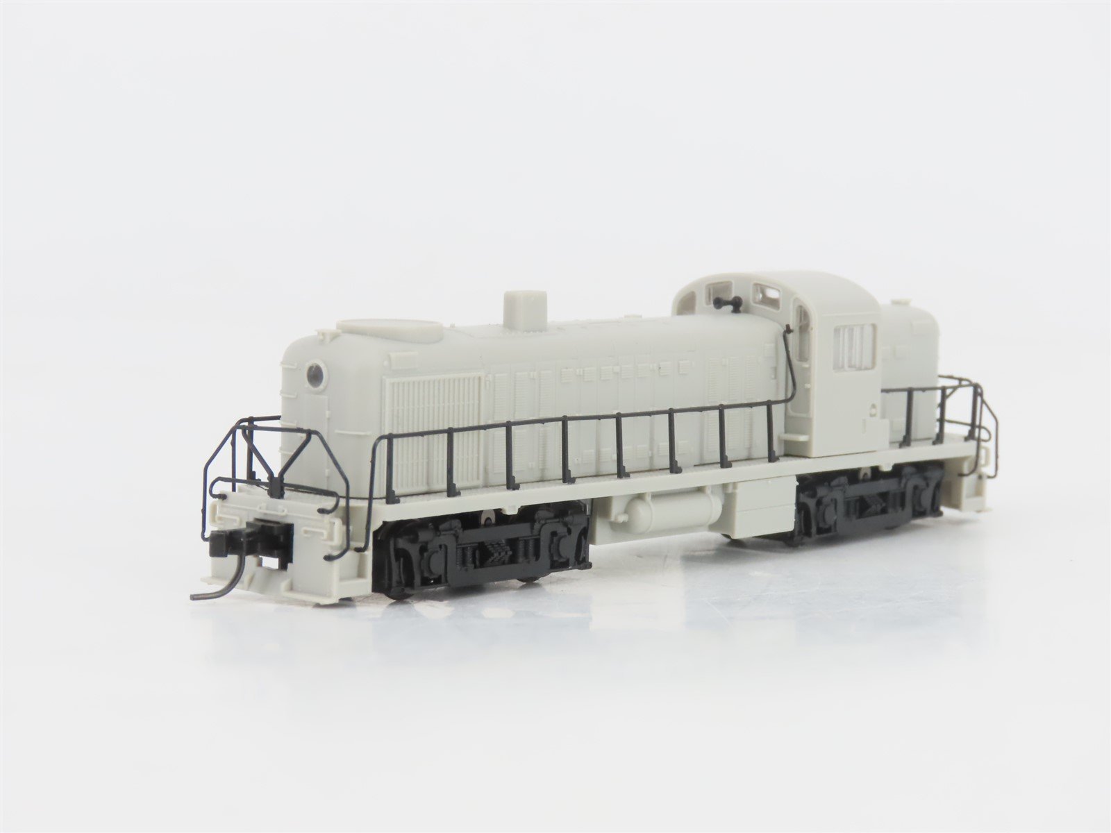 N Scale Atlas Master 40004600 Undecorated ALCO RS-2 Diesel - DCC Ready