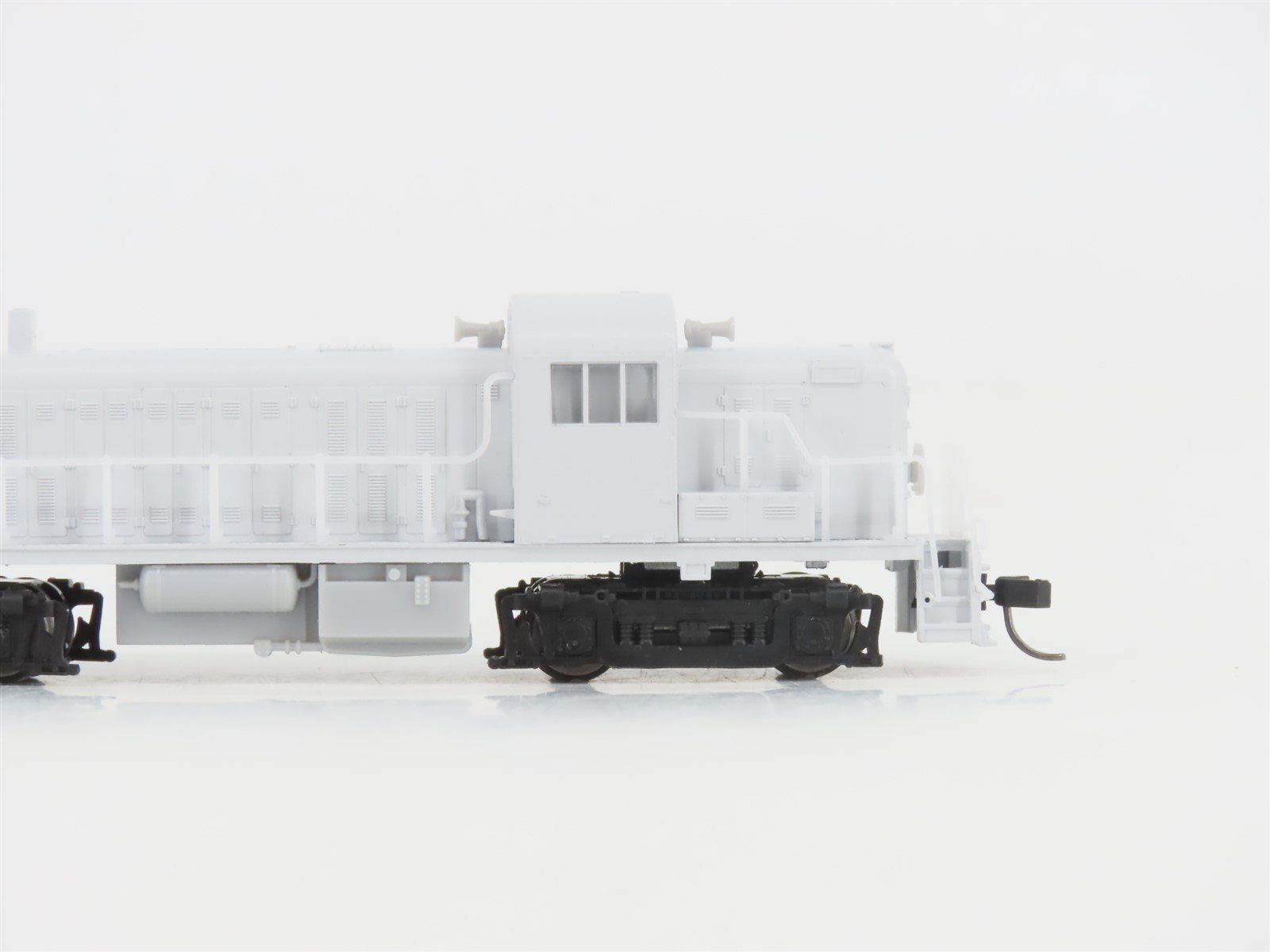 N Scale Atlas Classic Silver 40005474 Undecorated ALCO RS-3 Diesel - DCC Ready