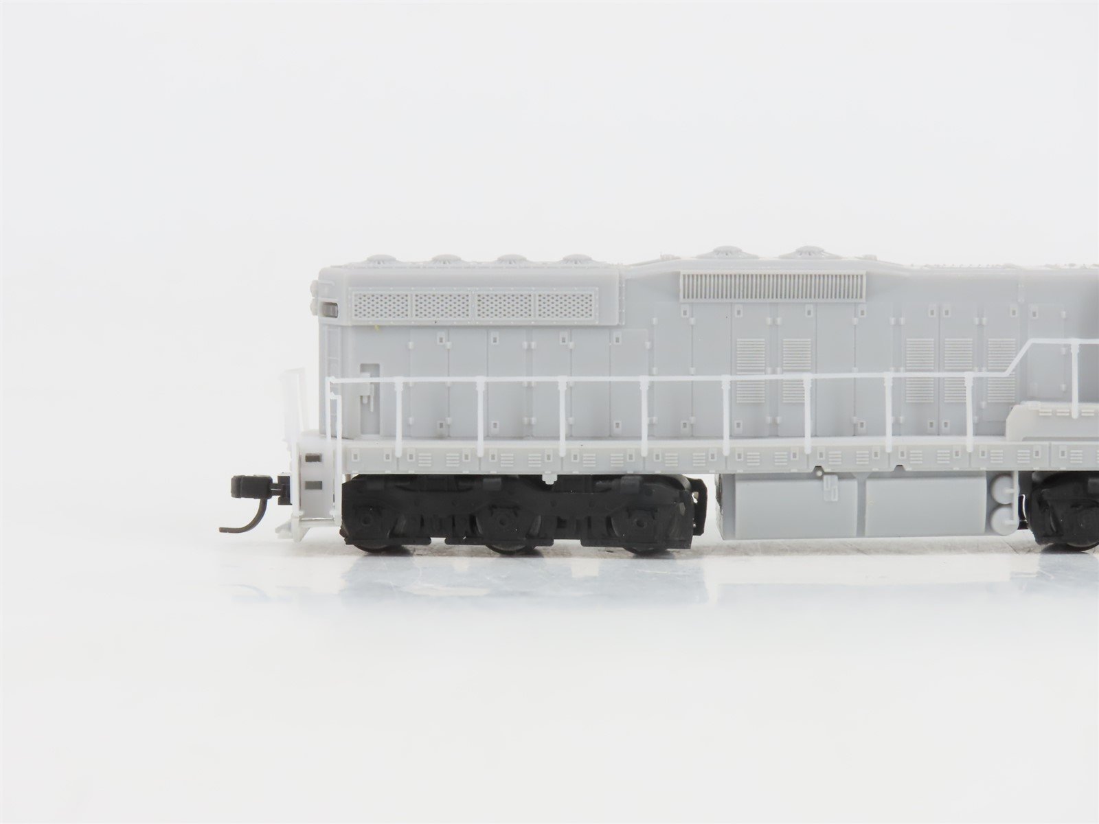 N Scale Atlas Master Silver 40005301 Undecorated EMD SD7 Diesel - DCC Ready