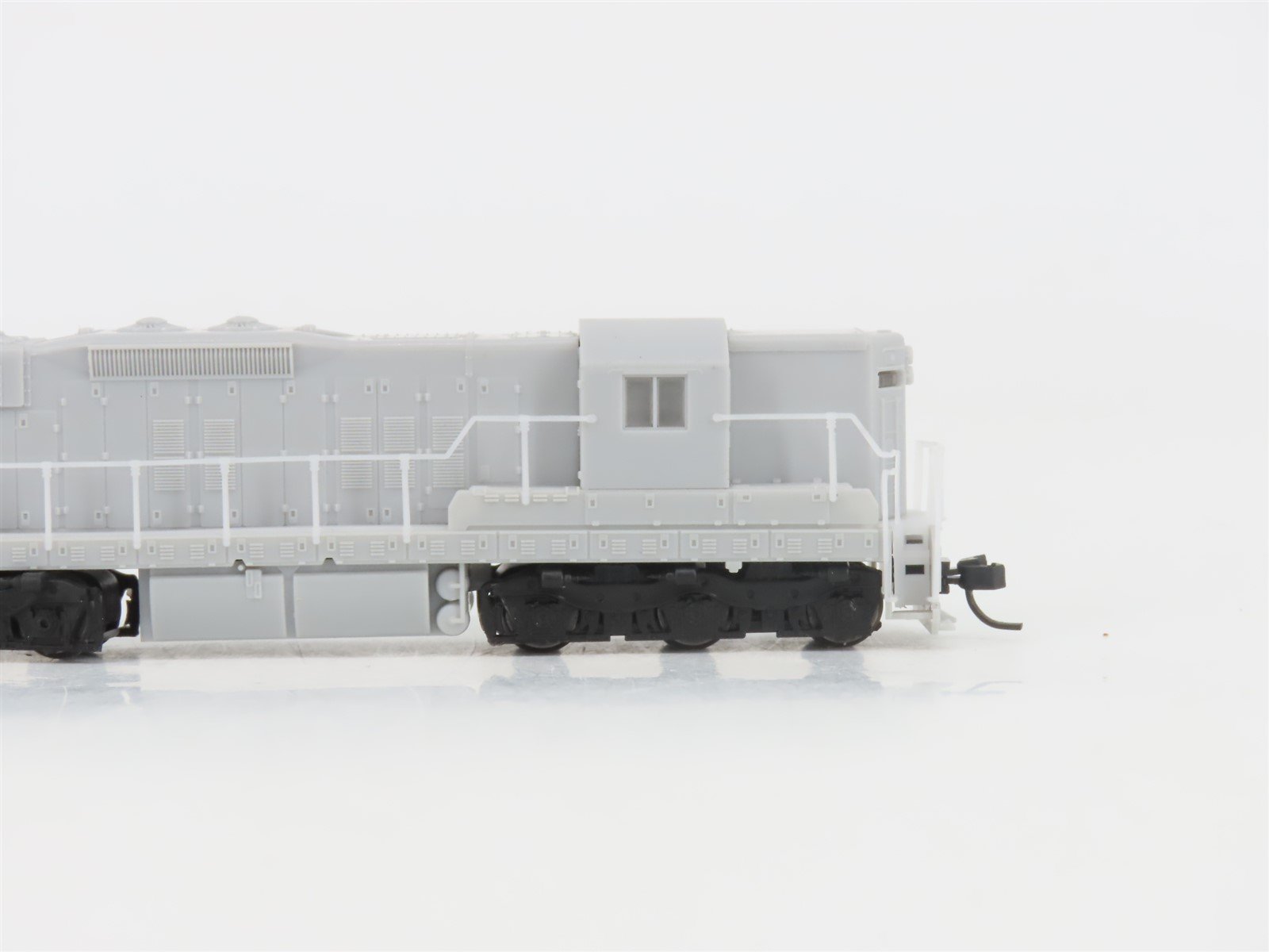 N Scale Atlas Master Silver 40005301 Undecorated EMD SD7 Diesel - DCC Ready