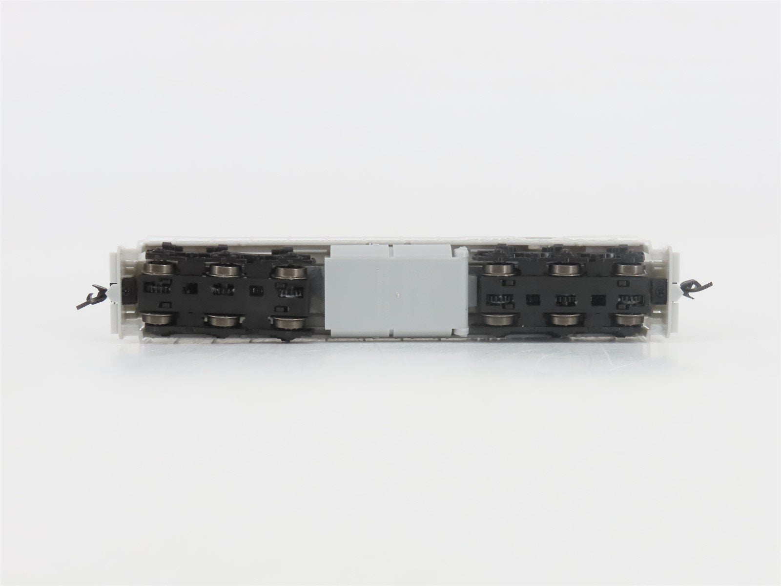 N Scale Atlas Master Silver 40005301 Undecorated EMD SD7 Diesel - DCC Ready