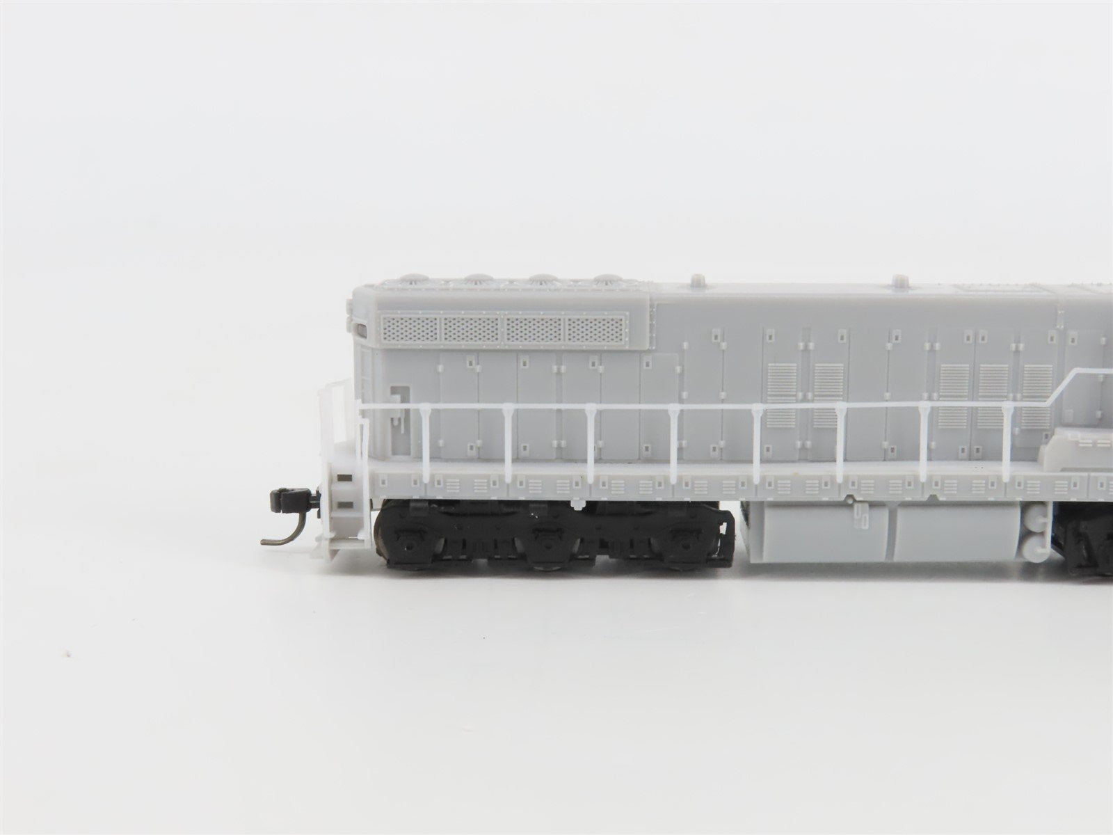 N Scale Atlas Master Silver 40005308 Undecorated EMD SD9 Diesel - DCC Ready