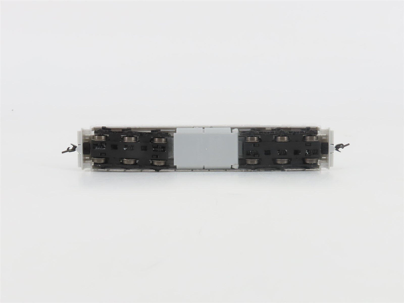 N Scale Atlas Master Silver 40005308 Undecorated EMD SD9 Diesel - DCC Ready