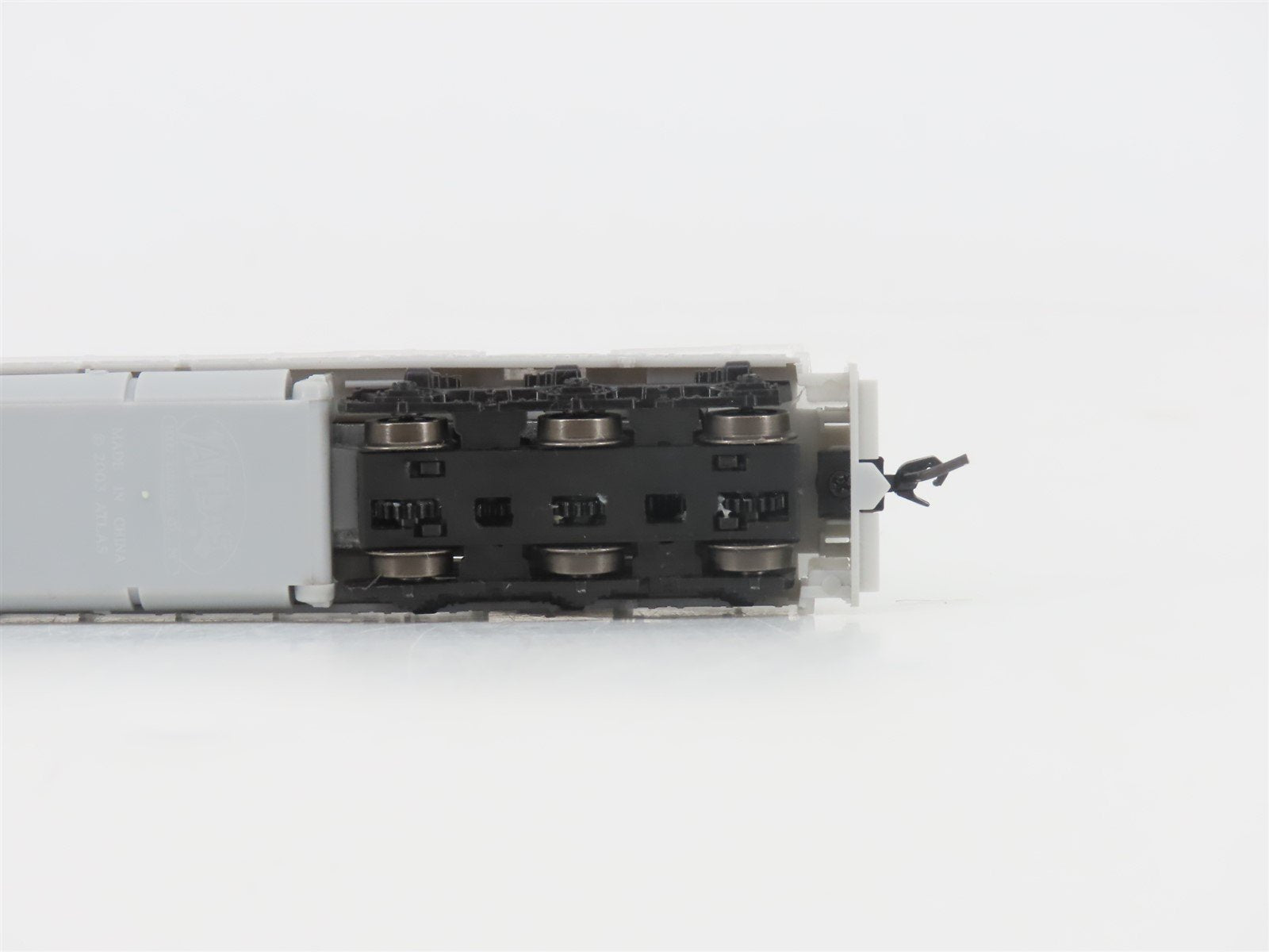 N Scale Atlas Master Silver 40005308 Undecorated EMD SD9 Diesel - DCC Ready