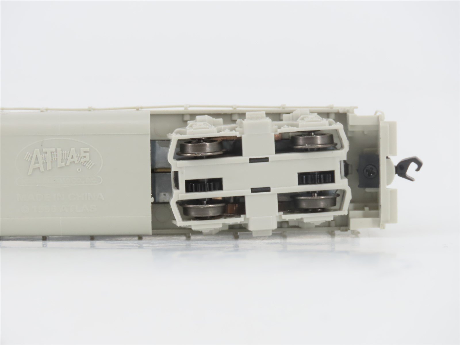 N Scale Atlas Master Silver 40004490 Undecorated EMD GP20 Diesel - DCC Ready