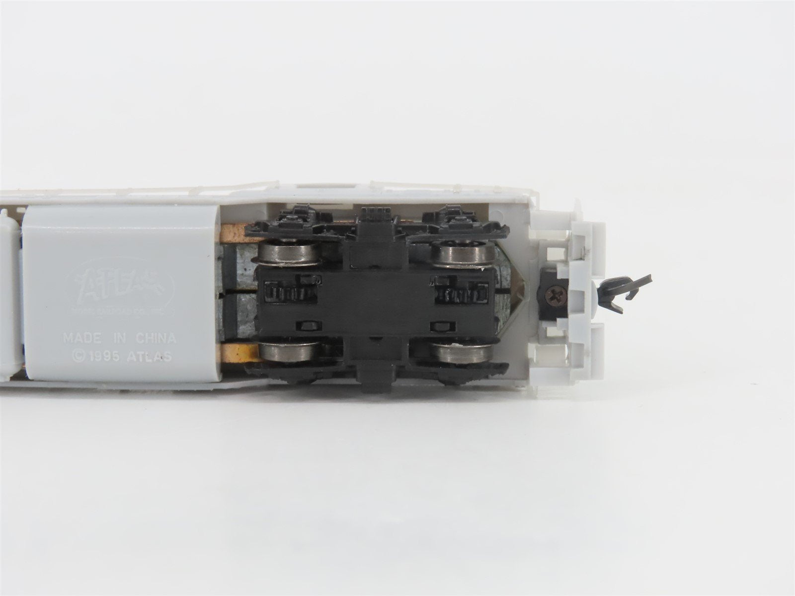 N Scale Atlas Master Line 40002223 Undecorated EMD GP9 Diesel - DCC Ready