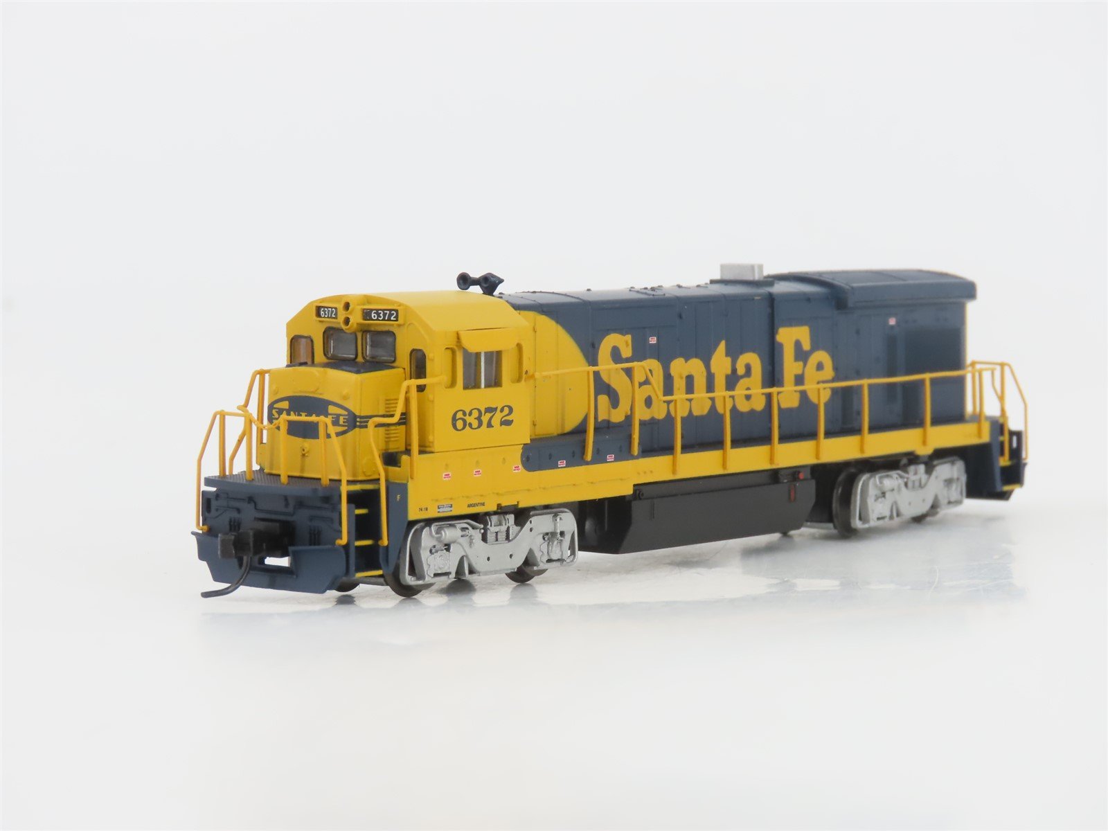N Scale Atlas Master 40002379 ATSF Santa Fe GE B23-7 Diesel #6372 - DCC Ready