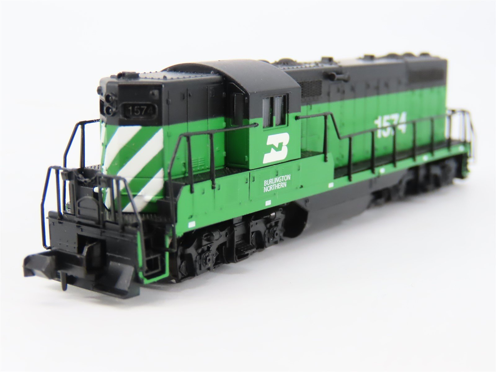N Scale Atlas 48008 BN Burlington Northern EMD GP7 Diesel Locomotive #1574