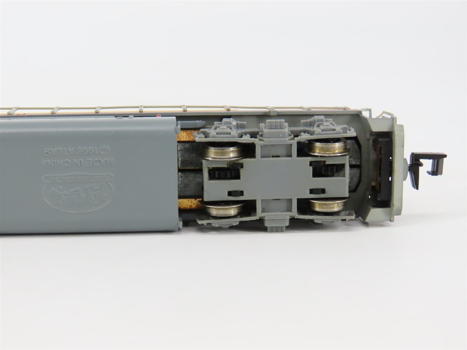 N Scale Atlas 48684 UP Union Pacific EMD GP40-2 Diesel #913 - DCC Ready