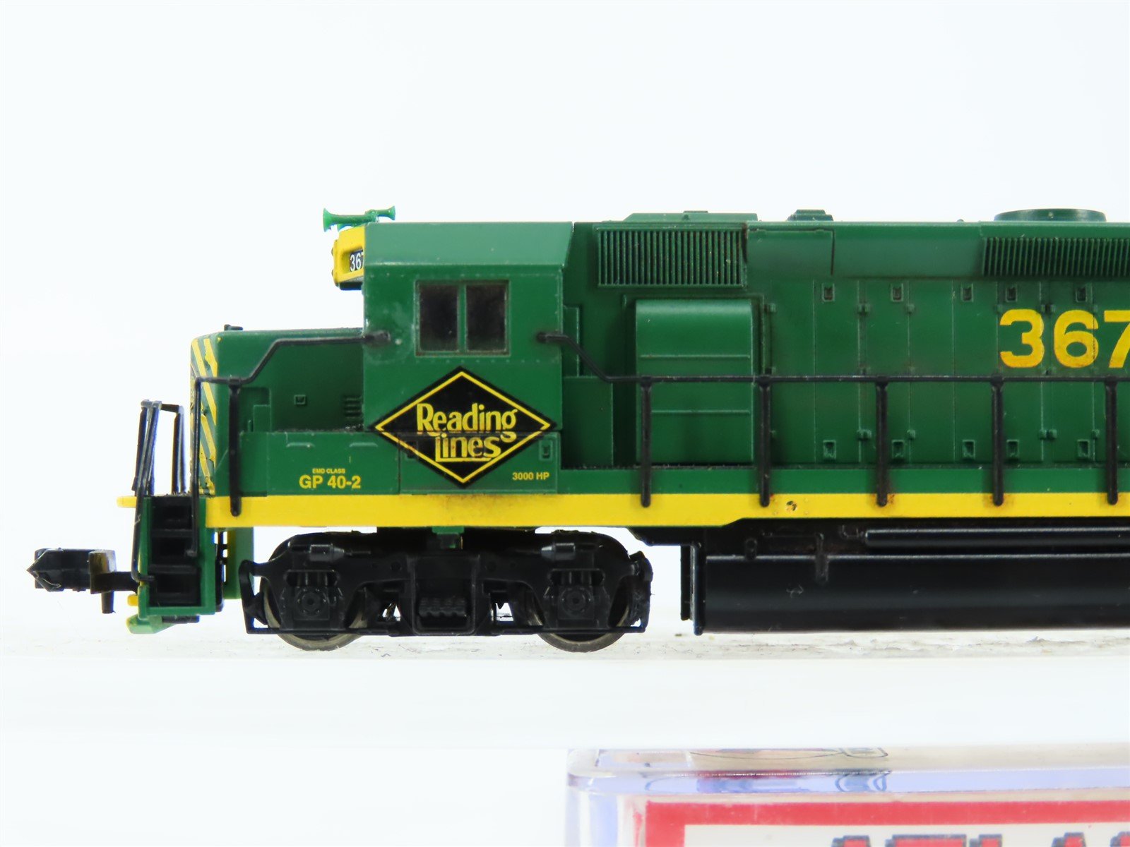 N Scale Atlas 48618 RDG Reading Lines EMD GP40-2 Diesel #3671 - Weathered