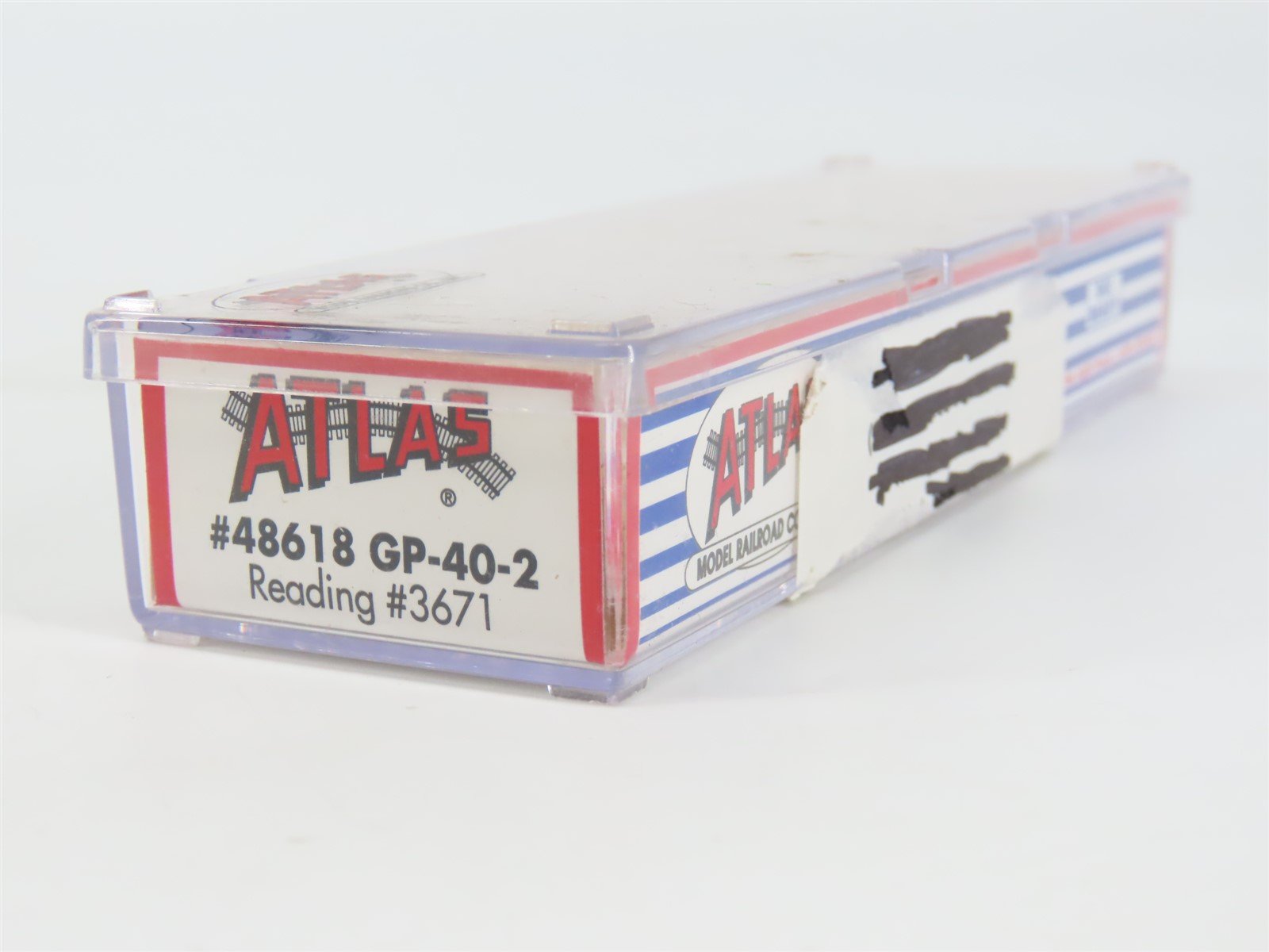 N Scale Atlas 48618 RDG Reading Lines EMD GP40-2 Diesel #3671 - Weathered