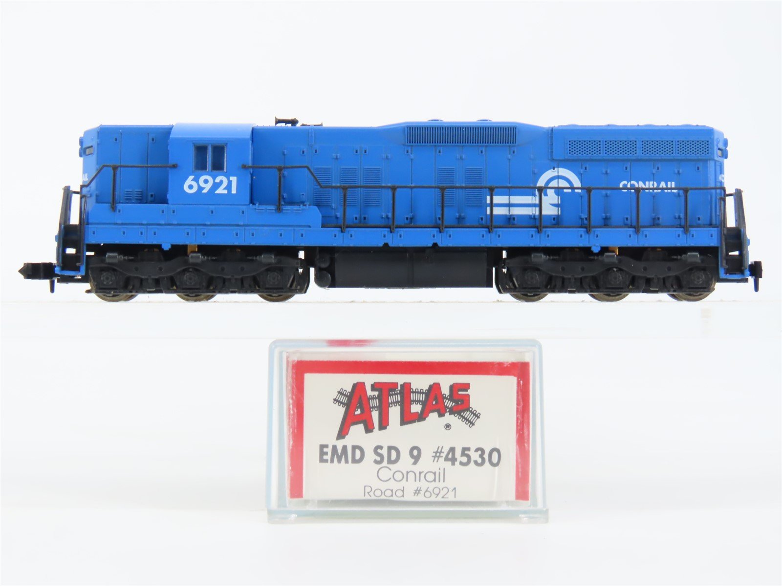 N Scale Atlas/KATO 4530 CR Conrail EMD SD9 Diesel Locomotive #6921