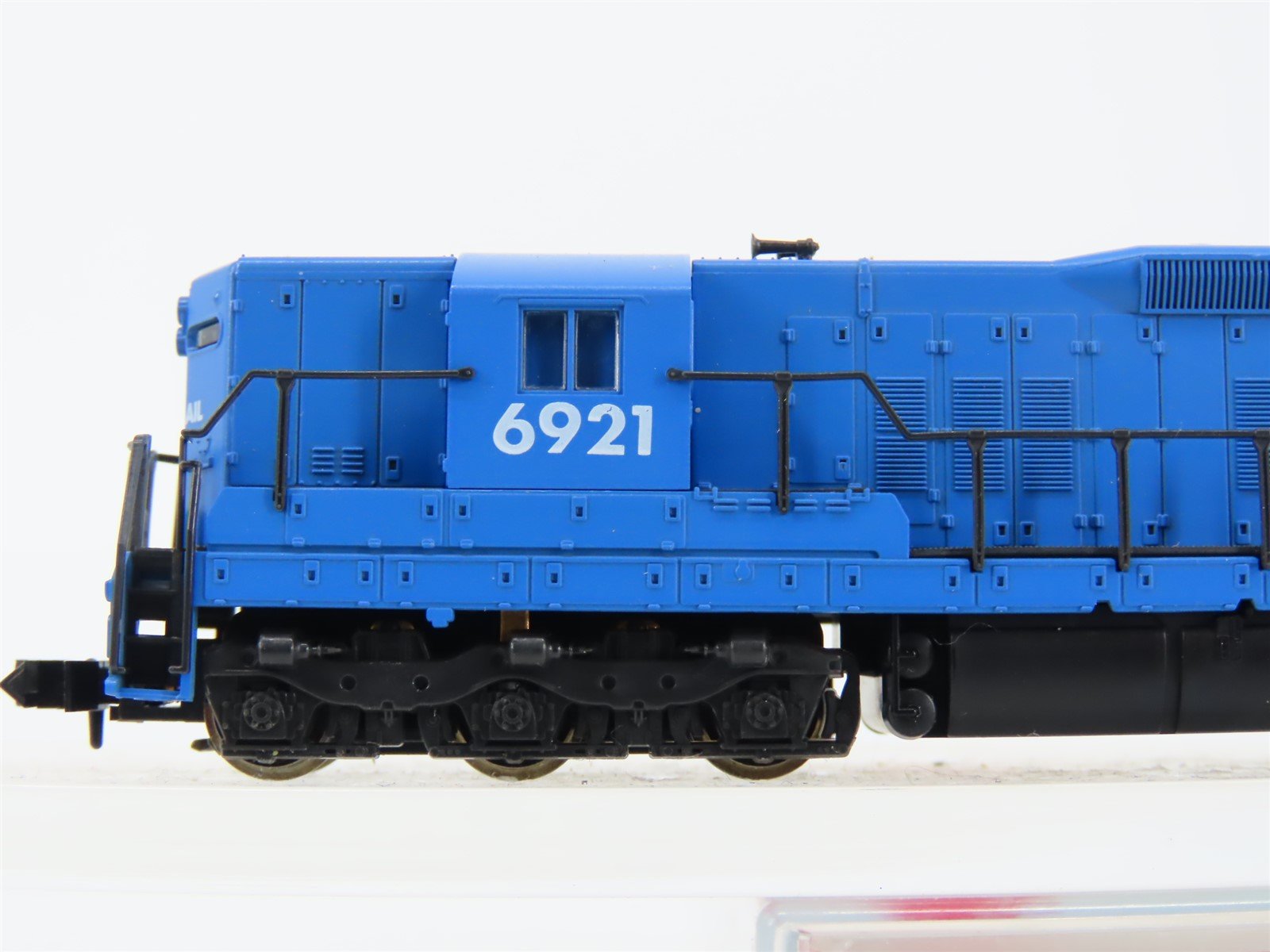 N Scale Atlas/KATO 4530 CR Conrail EMD SD9 Diesel Locomotive #6921