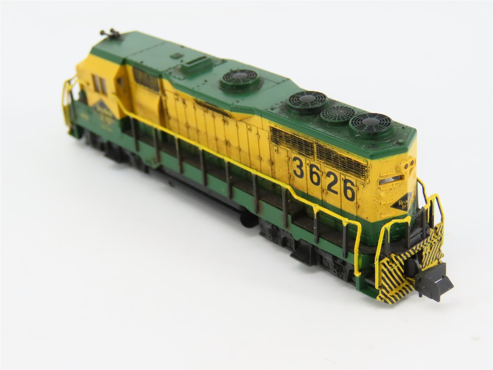 N Scale Atlas/KATO RDG Reading Lines EMD GP35 Diesel #3626 - Weathered