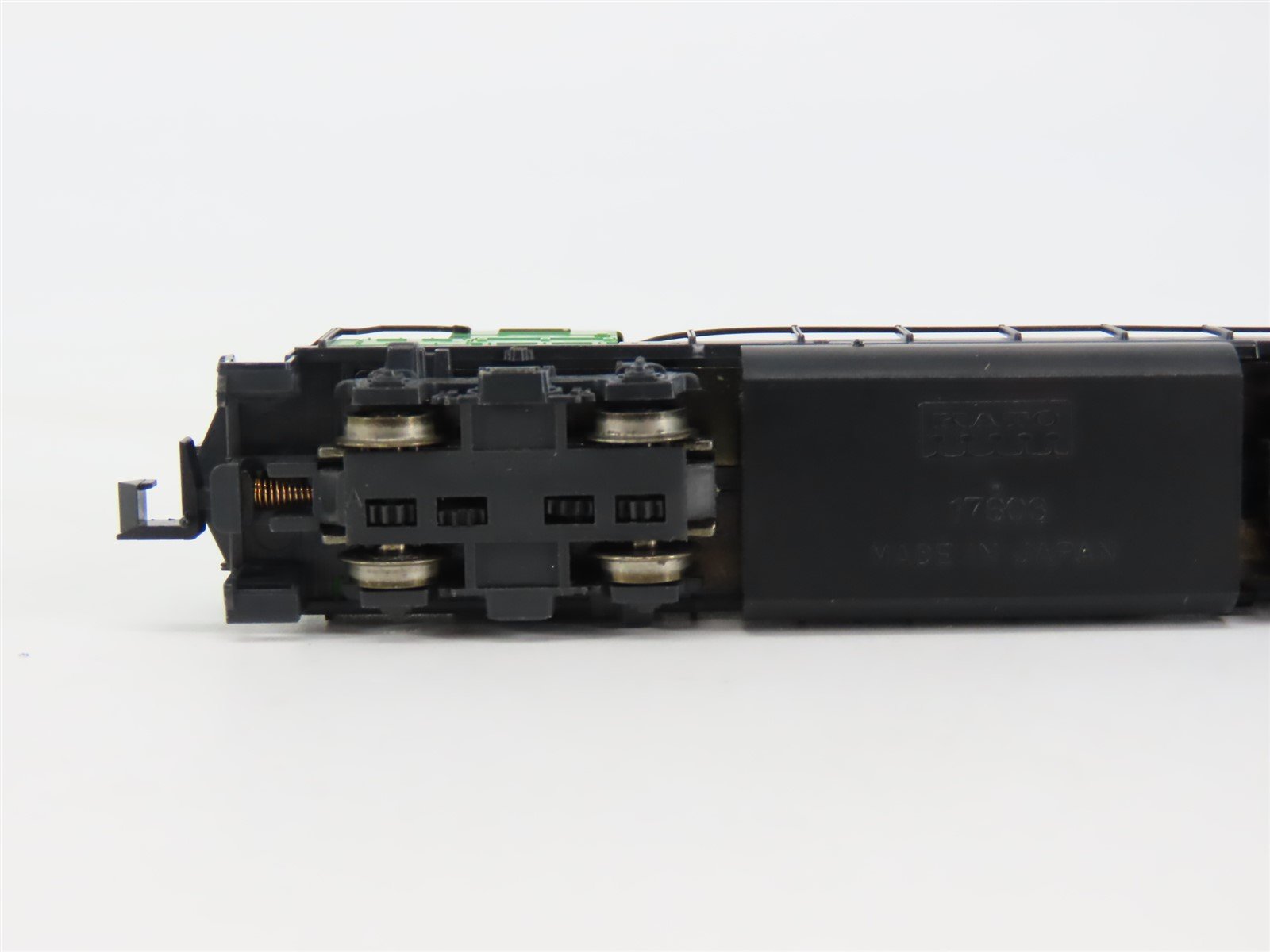 N Scale KATO BN Burlington Northern EMD GP50 Diesel Locomotive #3107