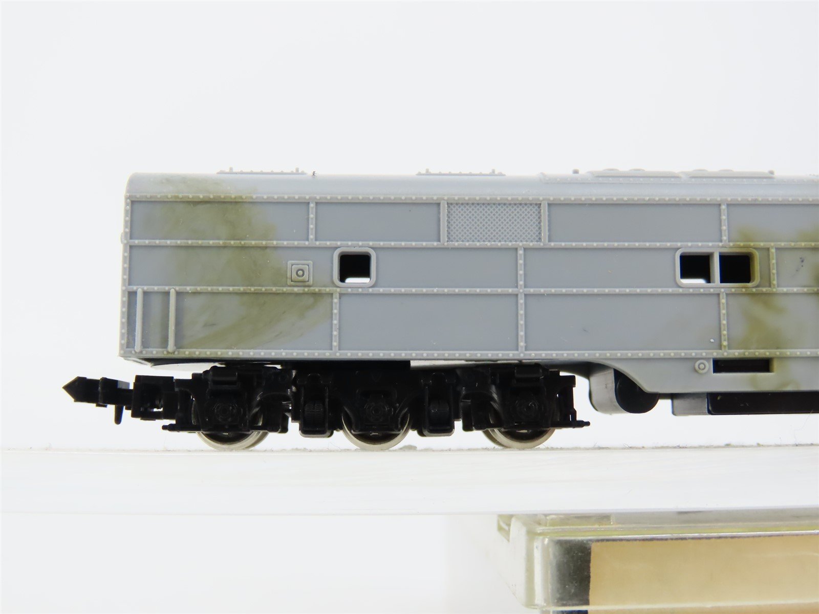 N Scale Con-Cor 0001-2860 Undecorated EMD E7B Diesel Locomotive - Unpowered