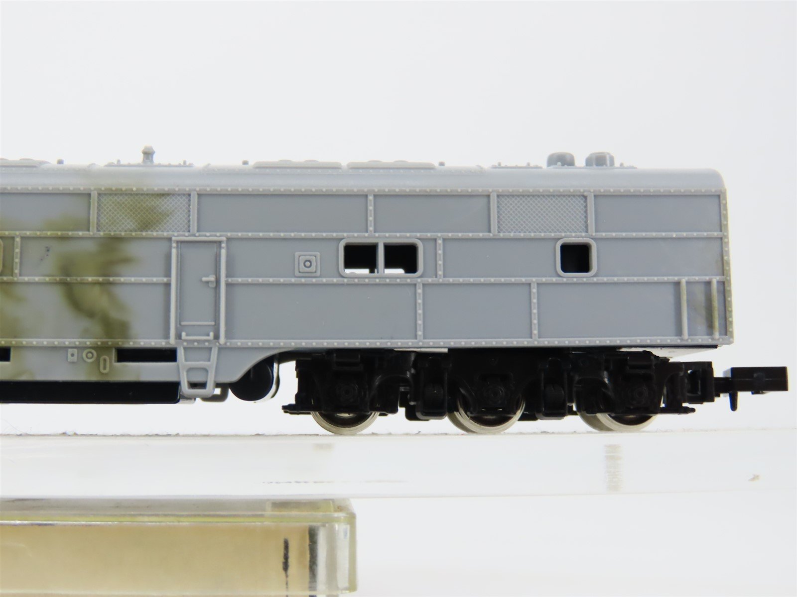 N Scale Con-Cor 0001-2860 Undecorated EMD E7B Diesel Locomotive - Unpowered