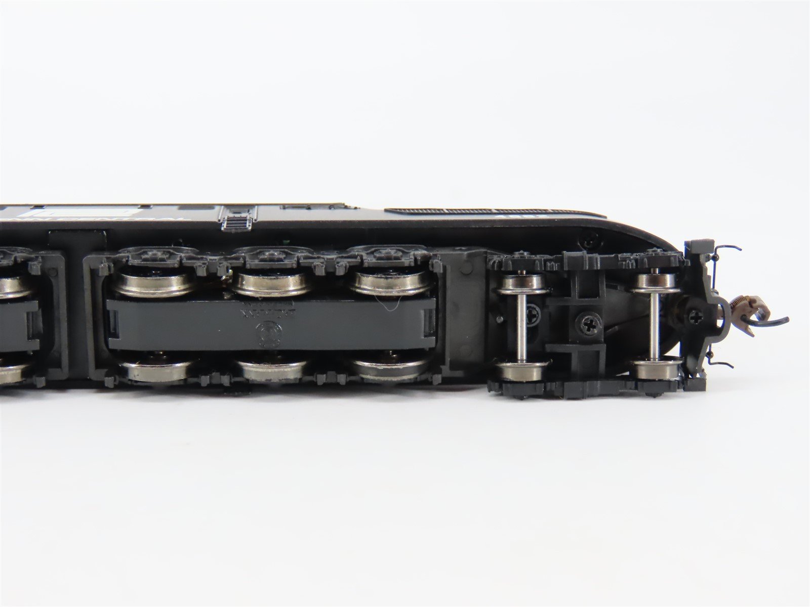 N Scale Bachmann 65255 PC Penn Central GG1 Electric Locomotive #4882