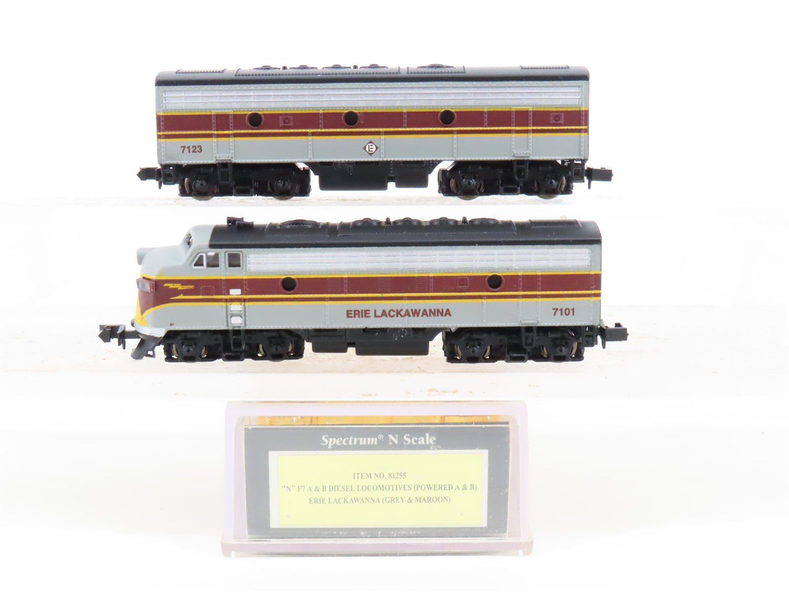 N Bachmann Spectrum 81255 EL Erie Lackawanna EMD F7A/B Diesel Set #7101/7123