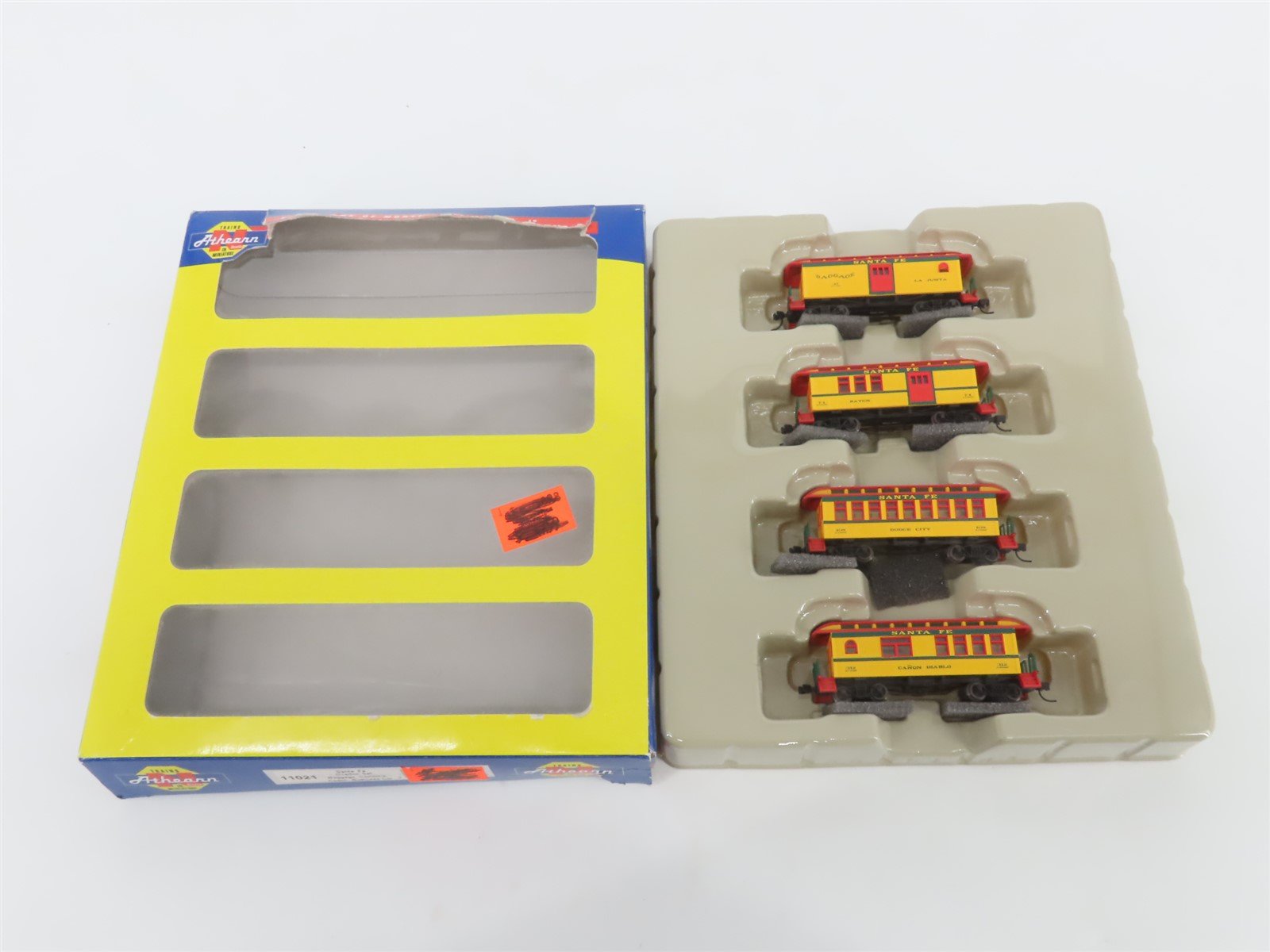 N Scale Athearn 11021 ATSF Santa Fe Railroad Overton Passenger Set of 4