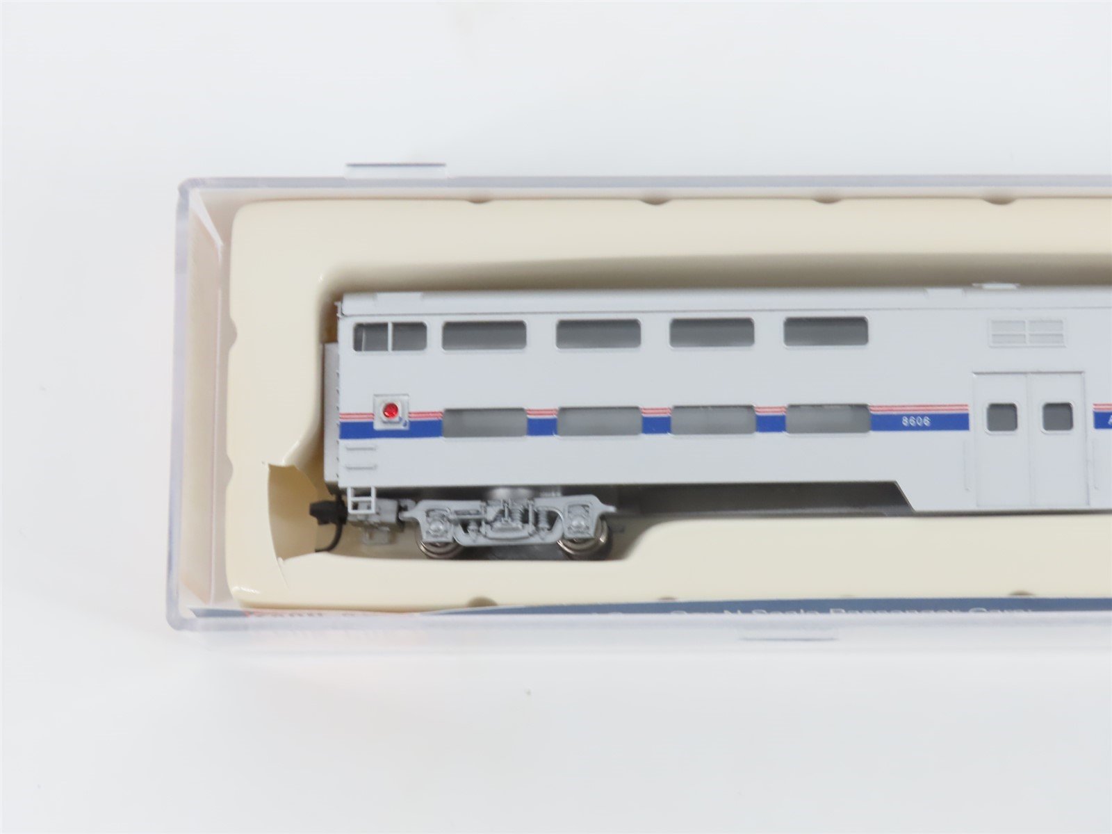 N Scale Con-Cor #0001-040541-(2) Amtrak Bi-Level Coach Passenger Car #8606