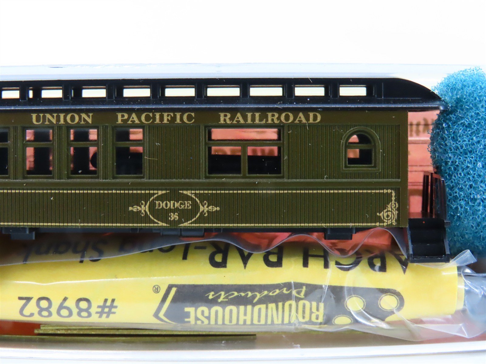N Roundhouse Kit 8550 UP Union Pacific Overton Business Passenger #36 